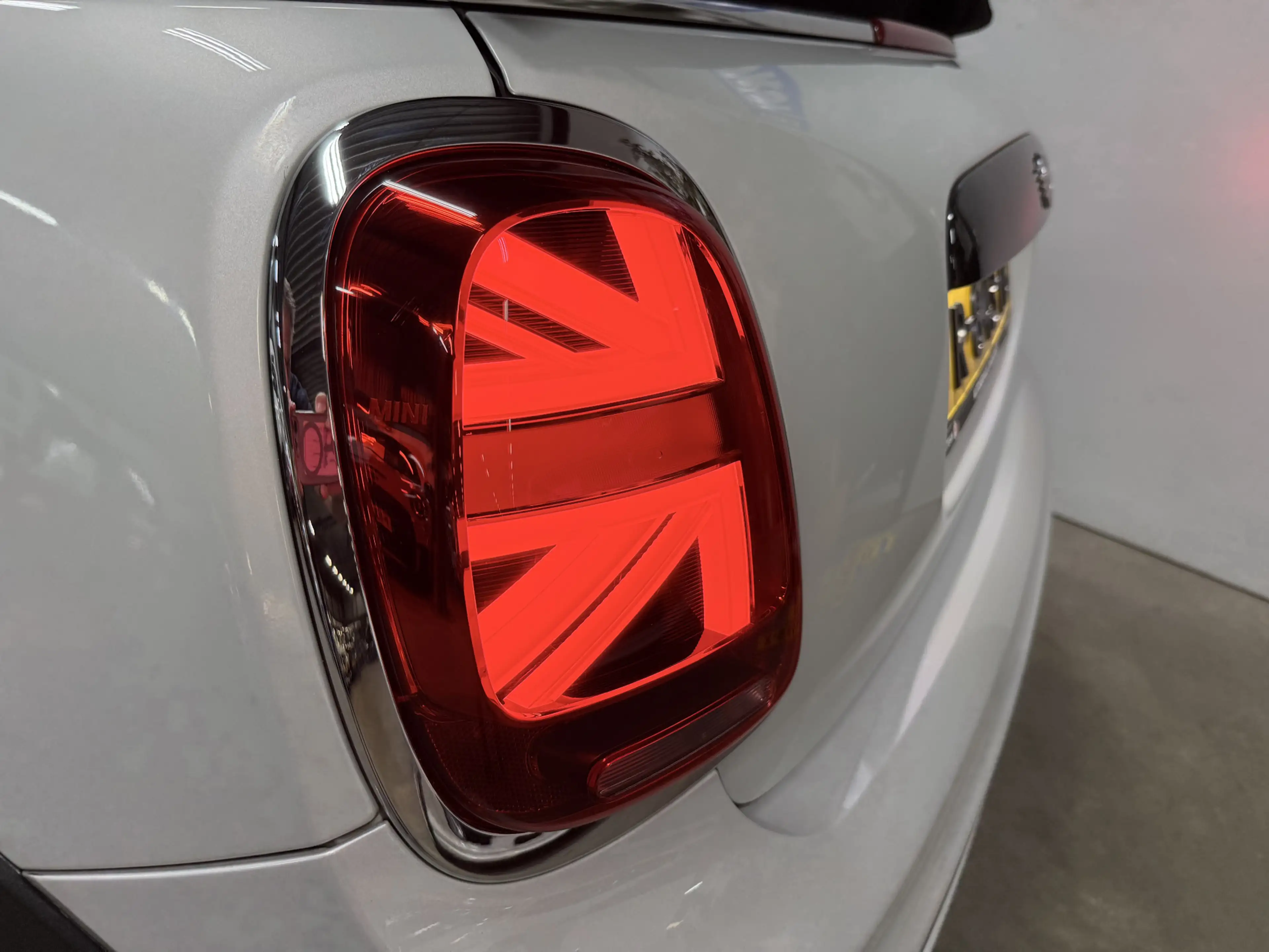 MINI Cooper Cabrio 1.5 Salt // Leer // Mini Yours // JCW! — photo 31