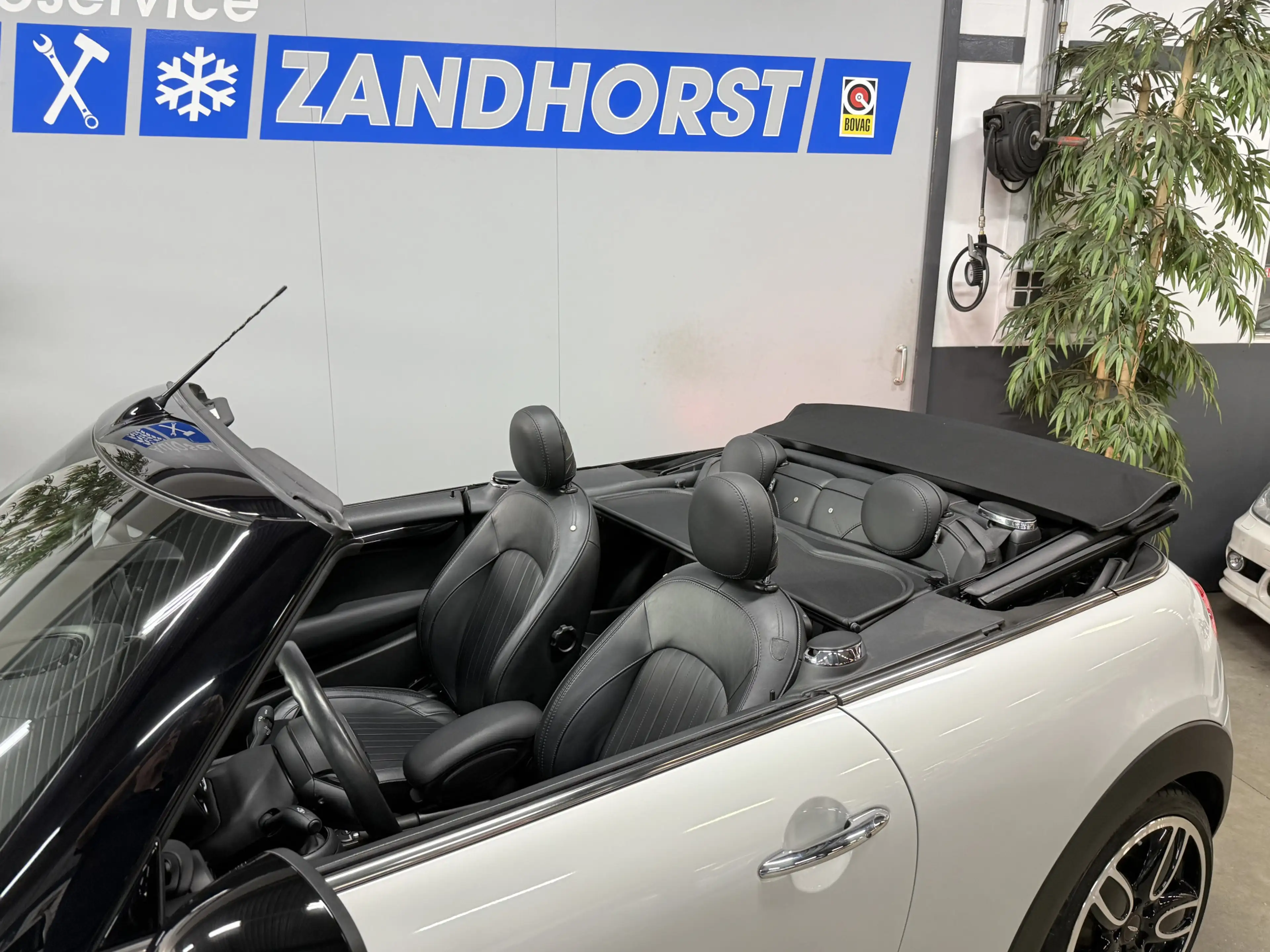 MINI Cooper Cabrio 1.5 Salt // Leer // Mini Yours // JCW! — photo 28