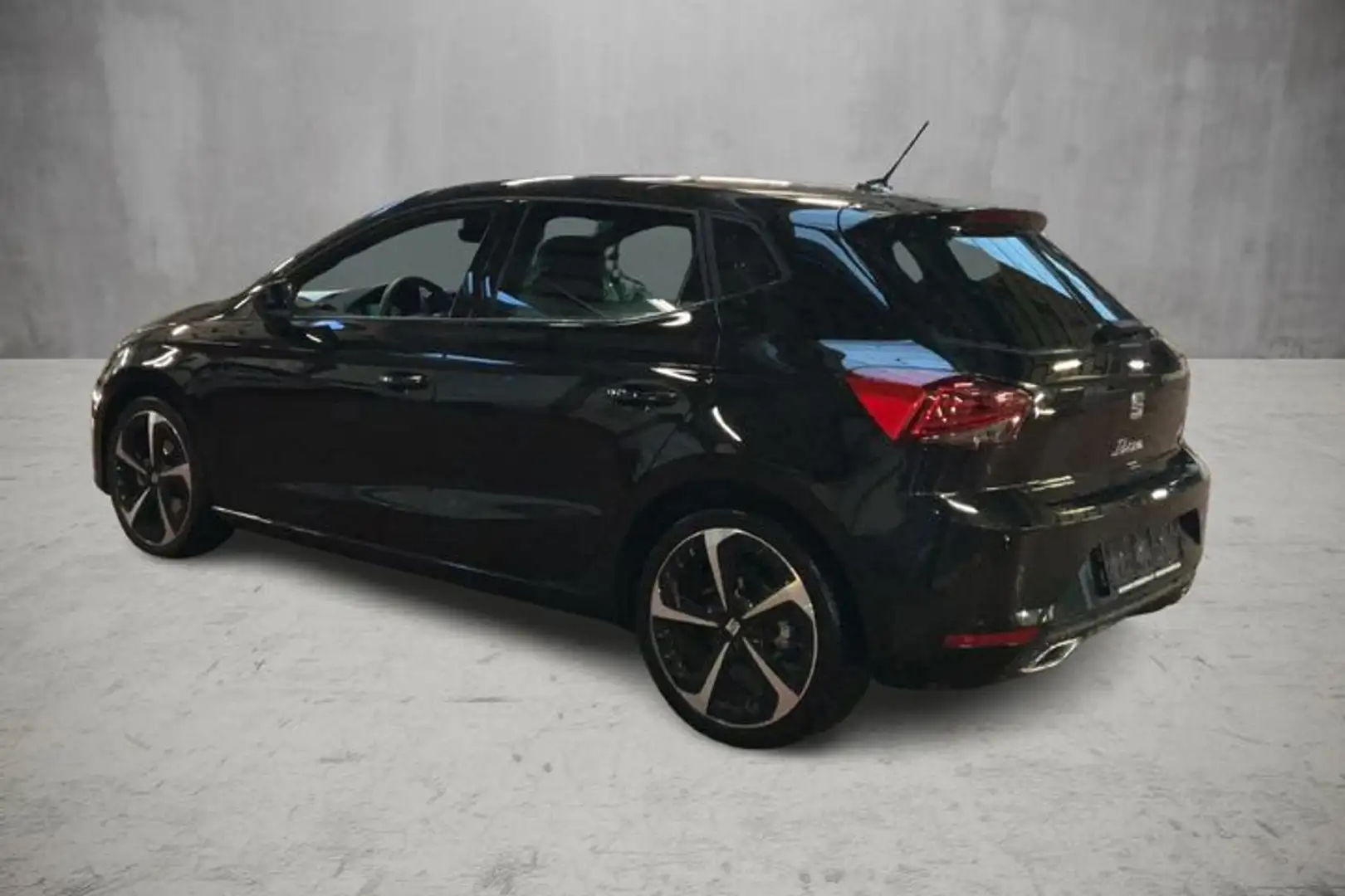 SEAT Ibiza 1.0 TSI DSG FR KAMERA PDC LED SITZHZG Schwarz - 2