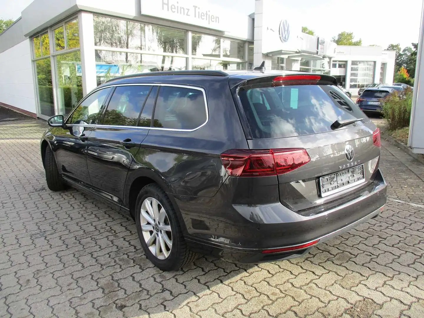 Volkswagen Passat Variant Diesel 2.0 TDI SCR DSG Business Grau - 2