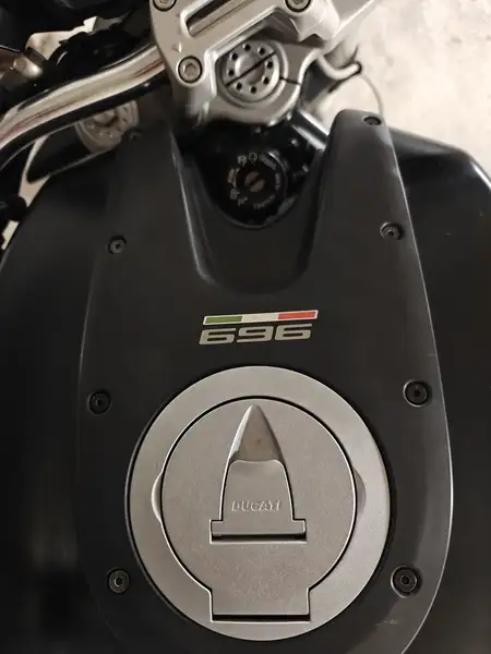 Ducati Monster 937 - foto 7