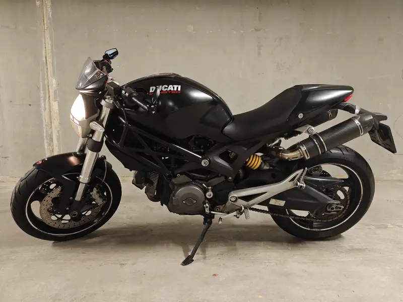 Ducati Monster 937