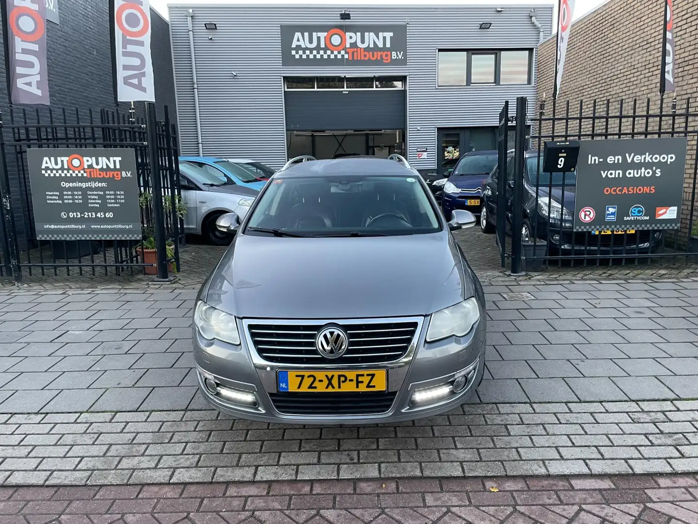 Volkswagen Passat Variant 3.2 V6 Highline 4M 3e Eigenaar! NAP APK Gris - 2