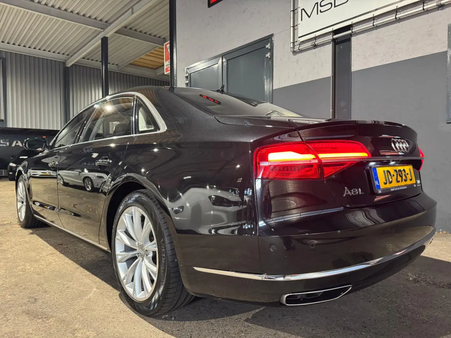 Audi A8 3.0 TDI quattro Lang Pro Line+ Vol Optie's Panoram Zwart - 2