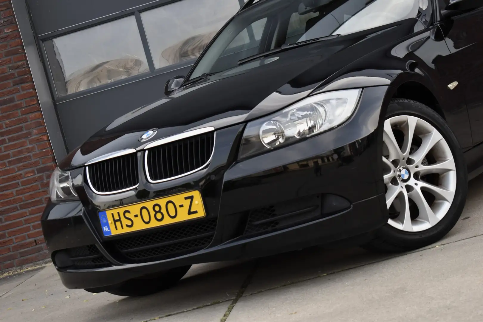 BMW 320 3-serie Touring 320i Airco - Cruise - Youngtimer Zwart - 2