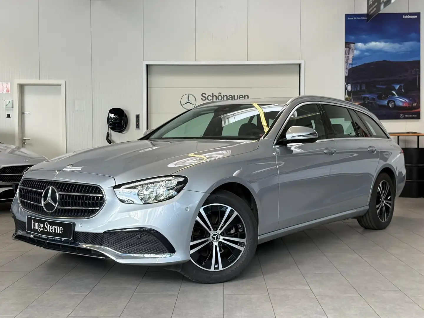 Mercedes-Benz E 220 d T MBUX+LED+CARPLAY+SPUR+EASYPACK+SHZ Silber - 1