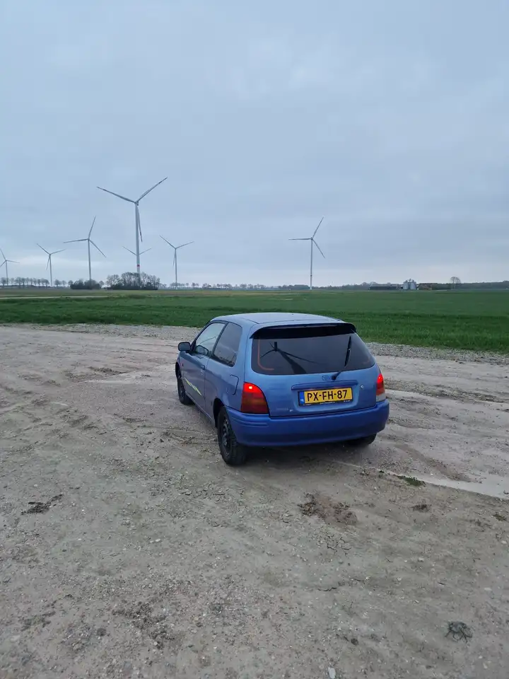 Toyota Starlet 1.3-16V, foto 4