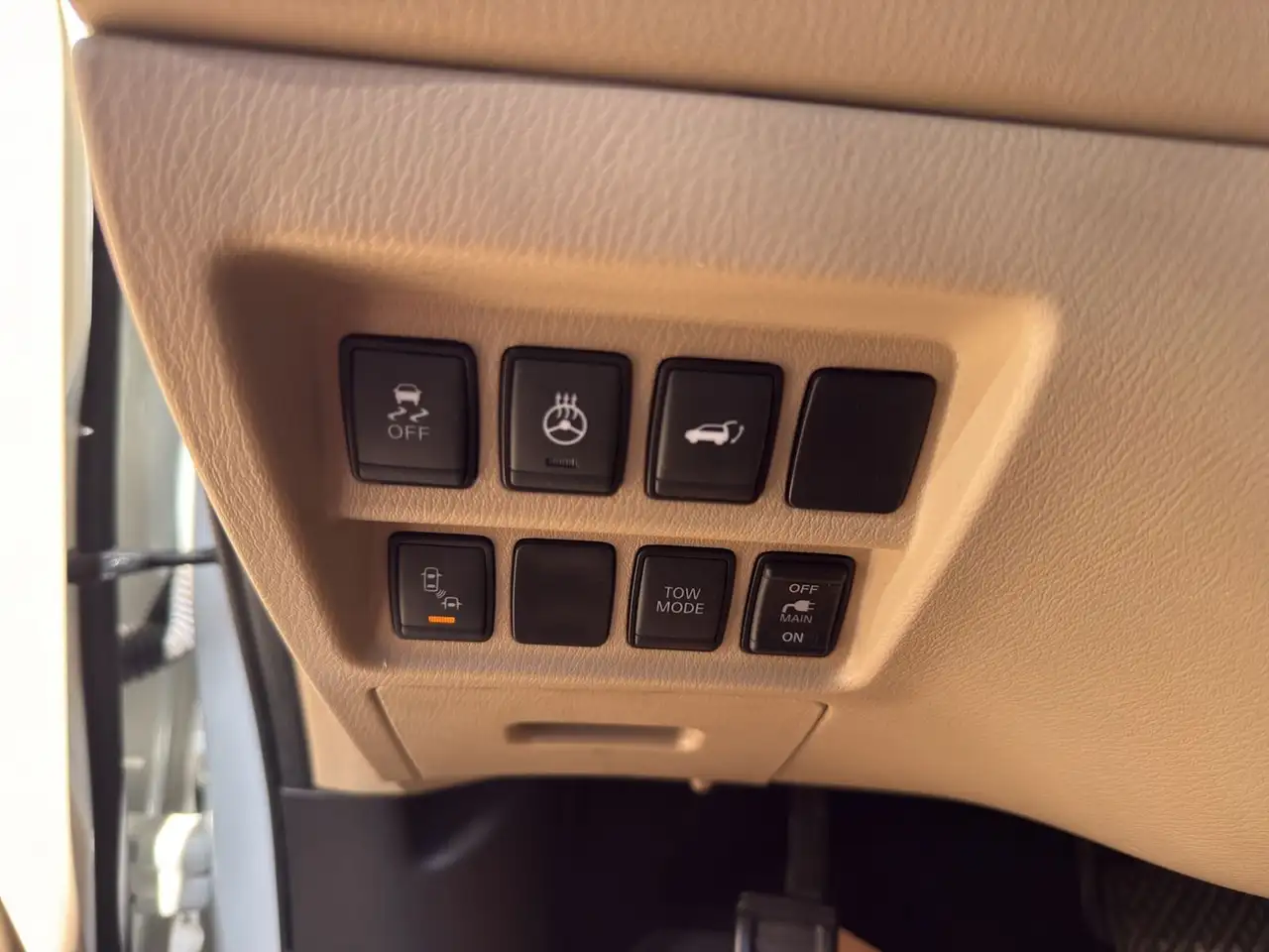 Nissan Pathfinder снимка Nissan Pathfinder