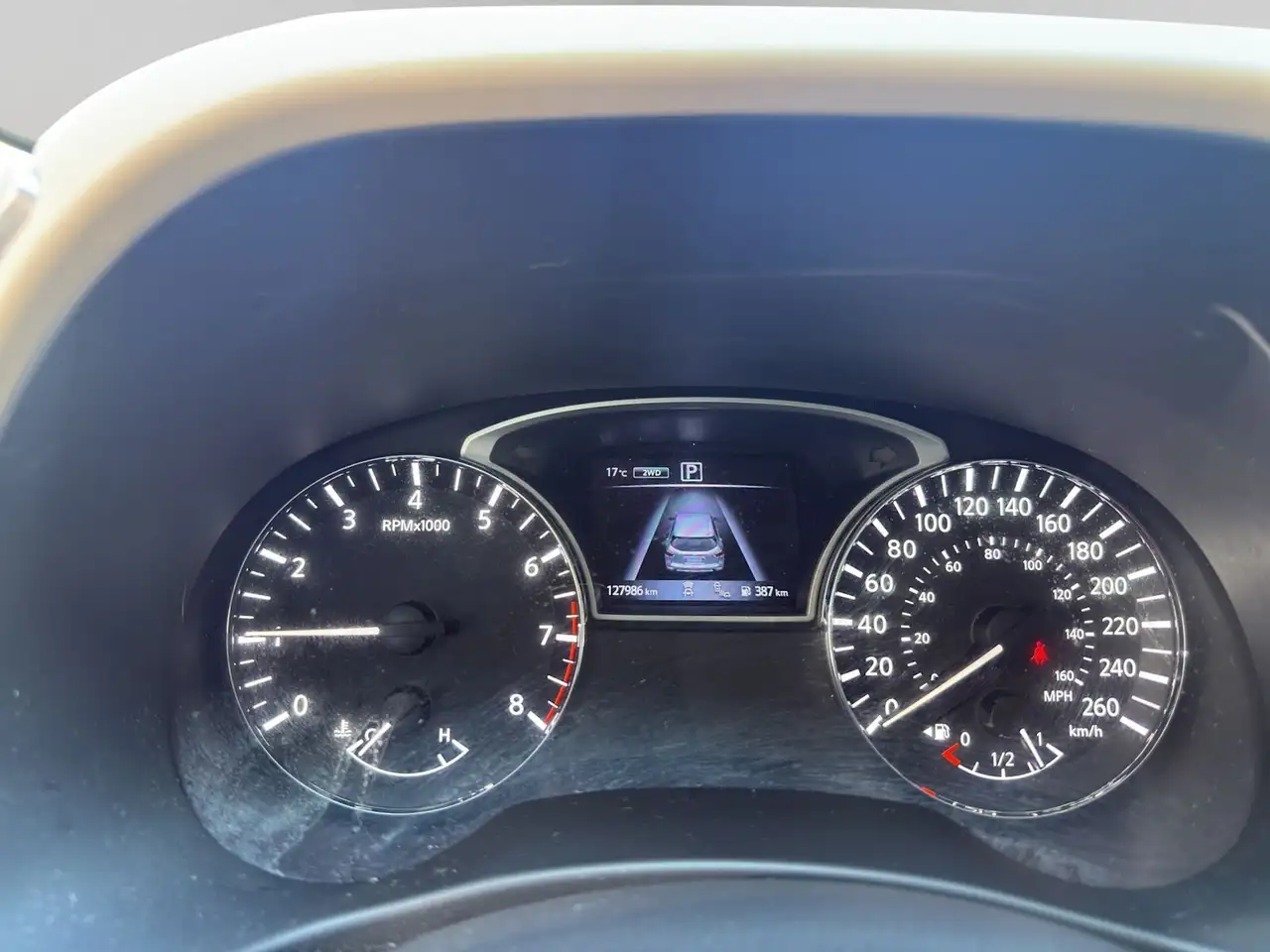 Nissan Pathfinder снимка Nissan Pathfinder