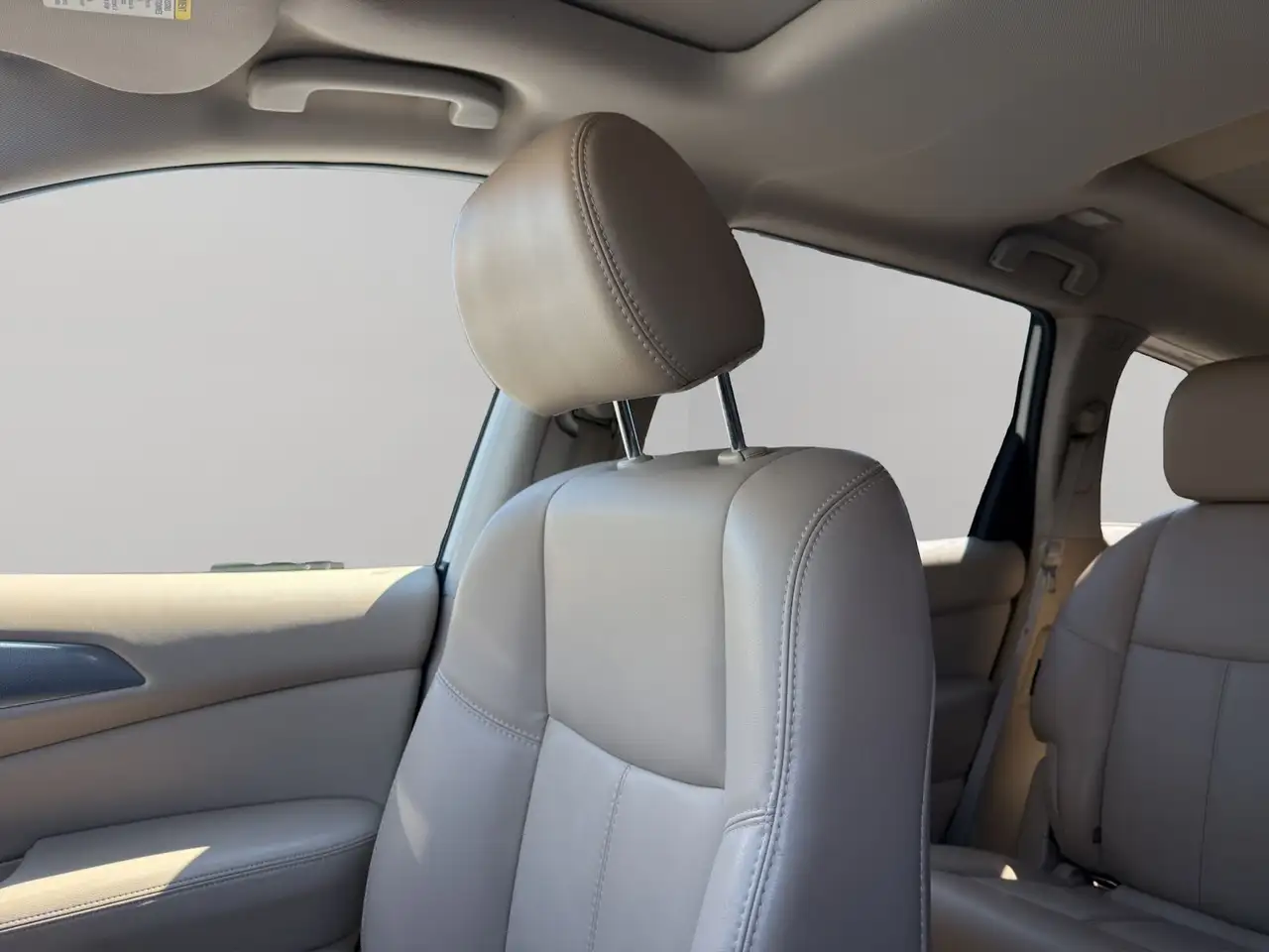 Nissan Pathfinder снимка Nissan Pathfinder