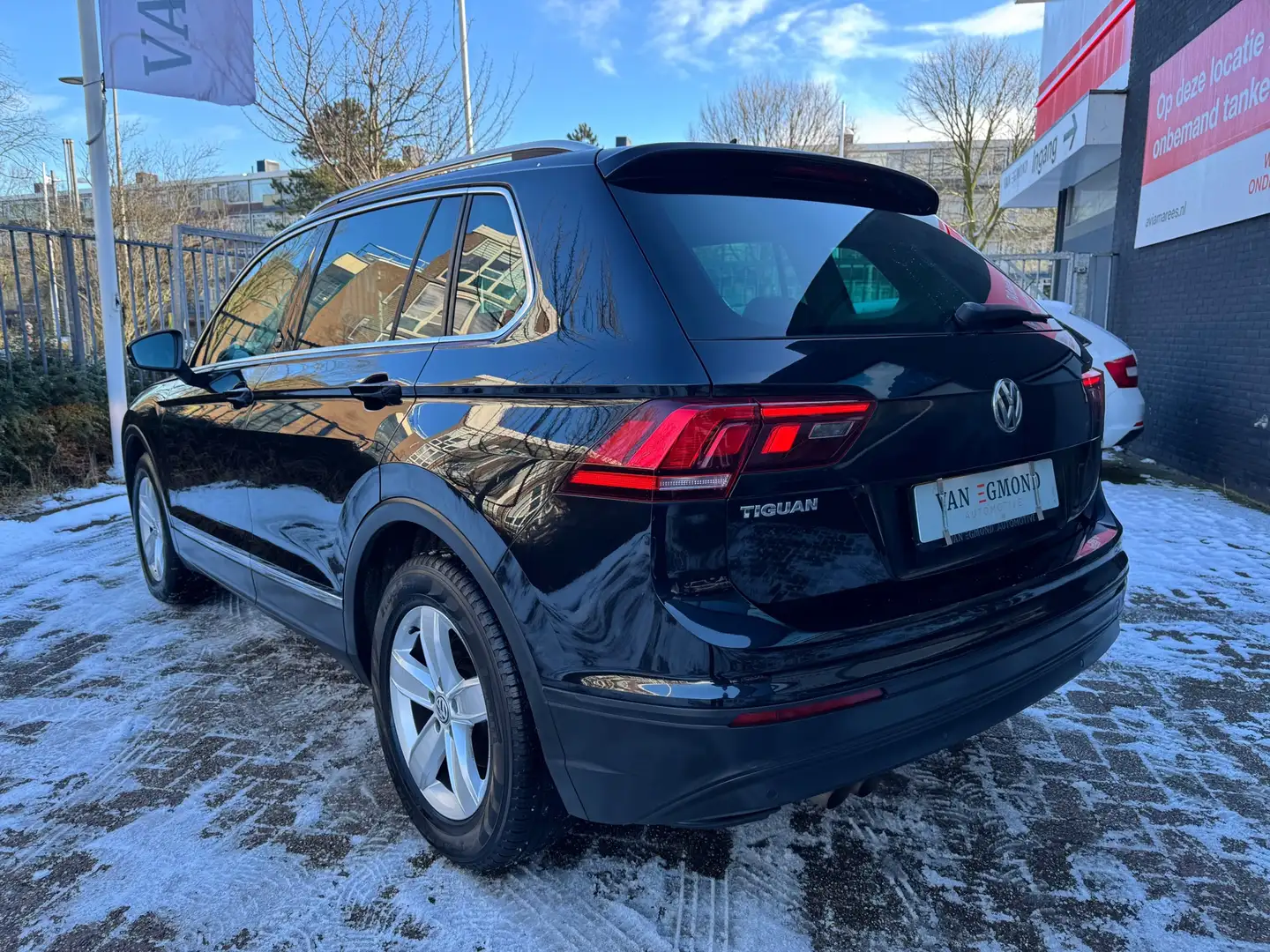 Volkswagen Tiguan 1.4 TSI Comfortline Business Schwarz - 2