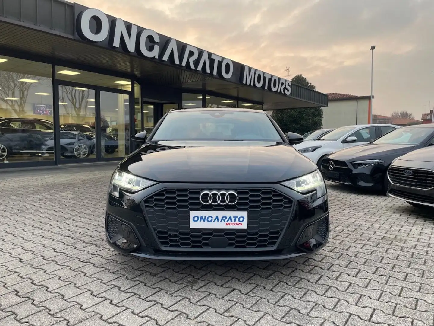 Audi A3 SPB 30 TFSI Business Advanced #VARI.COLORI Nero - 2