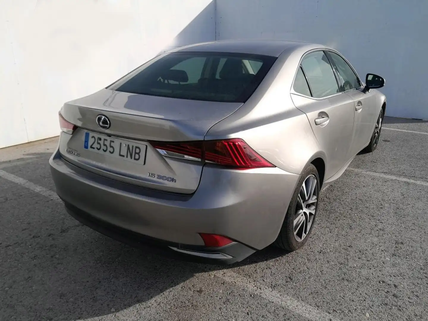 Lexus IS 300 300h Executive Gris - 2