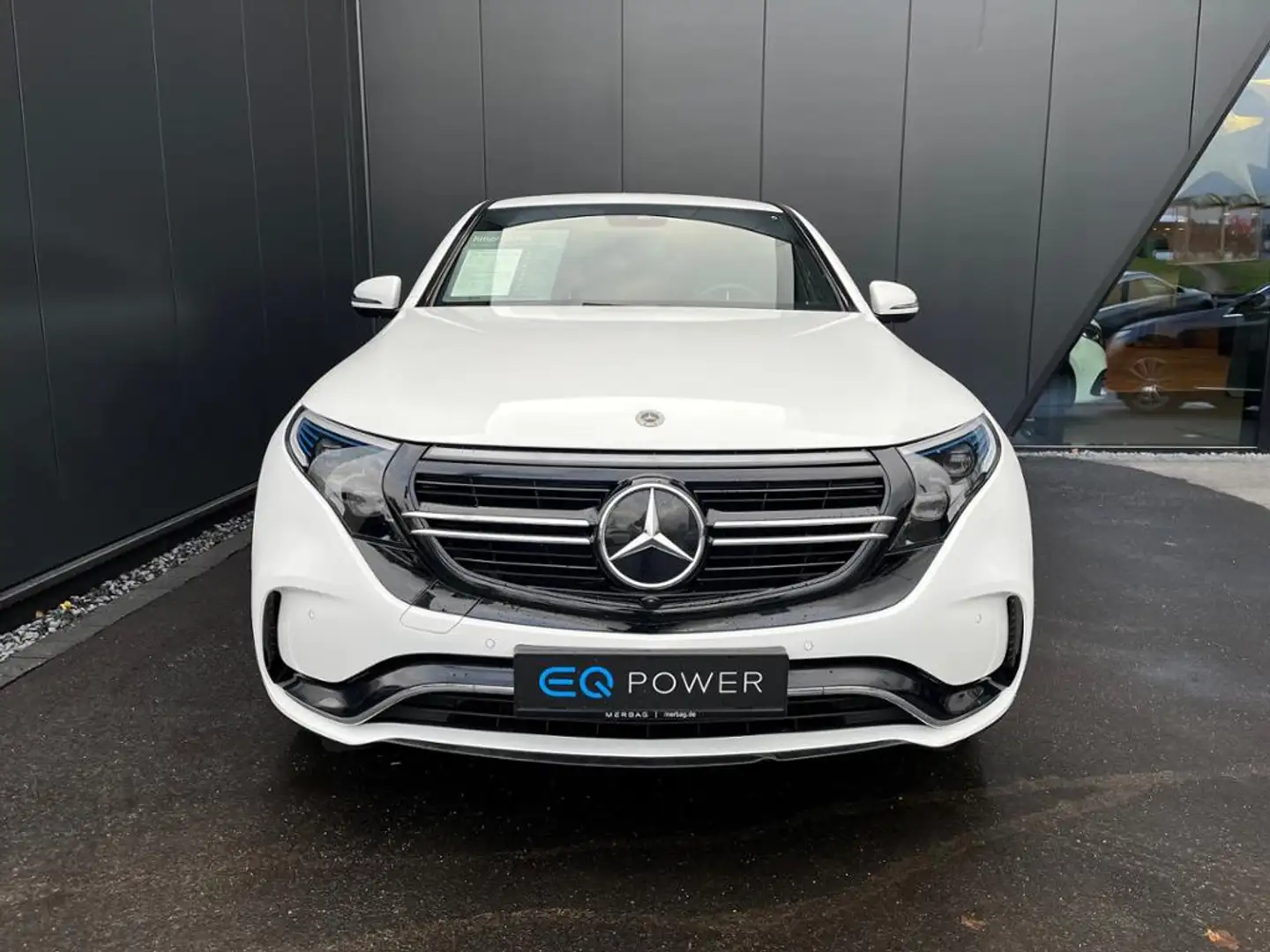 Mercedes-Benz EQC 400 4M *AMG Line AHK Memory Kamera MBeam Weiß - 2