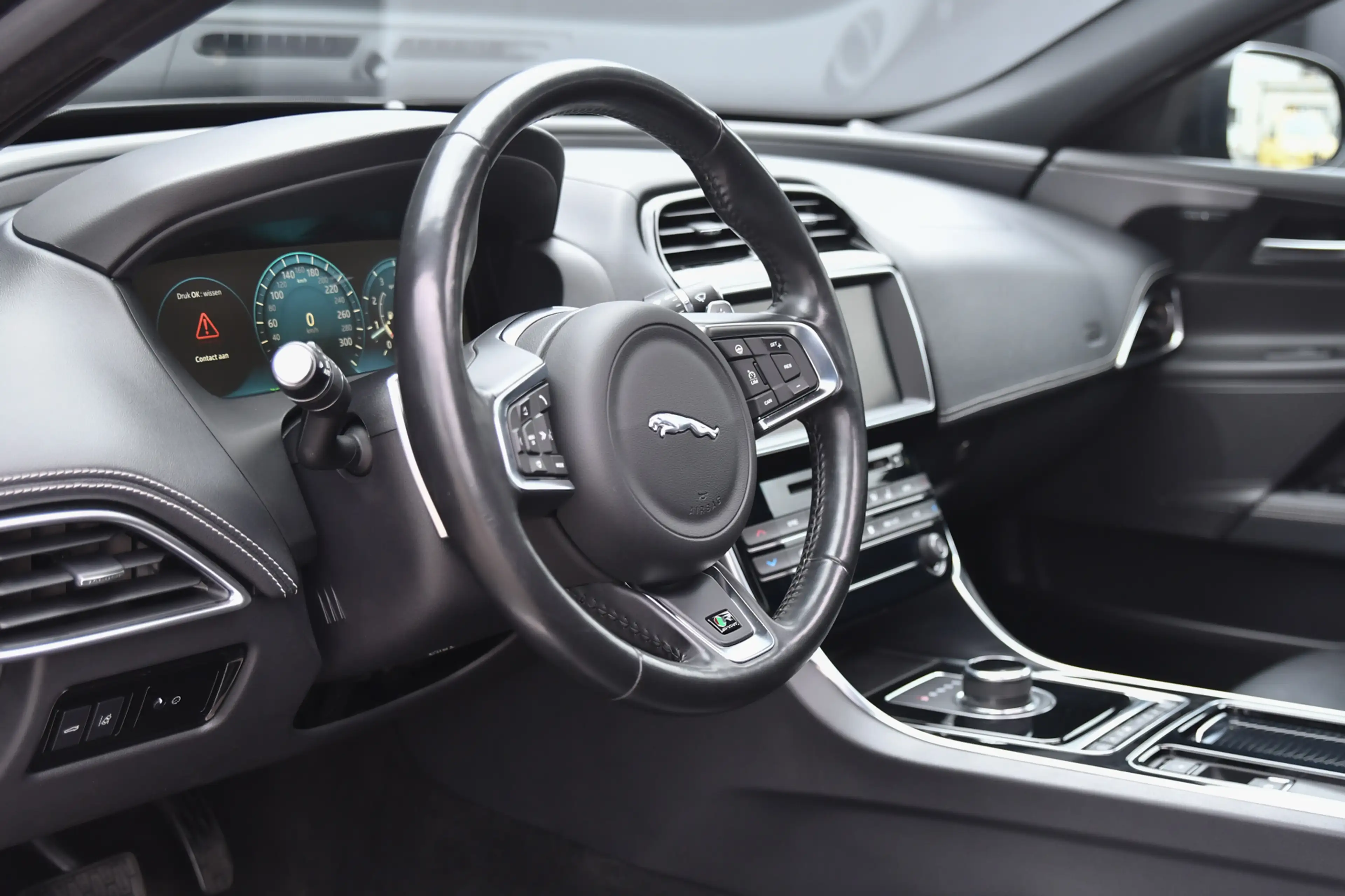 Jaguar XE 2.0 R-Sport, Panorama, Meridian, Leder, Memory, Ca — photo 14