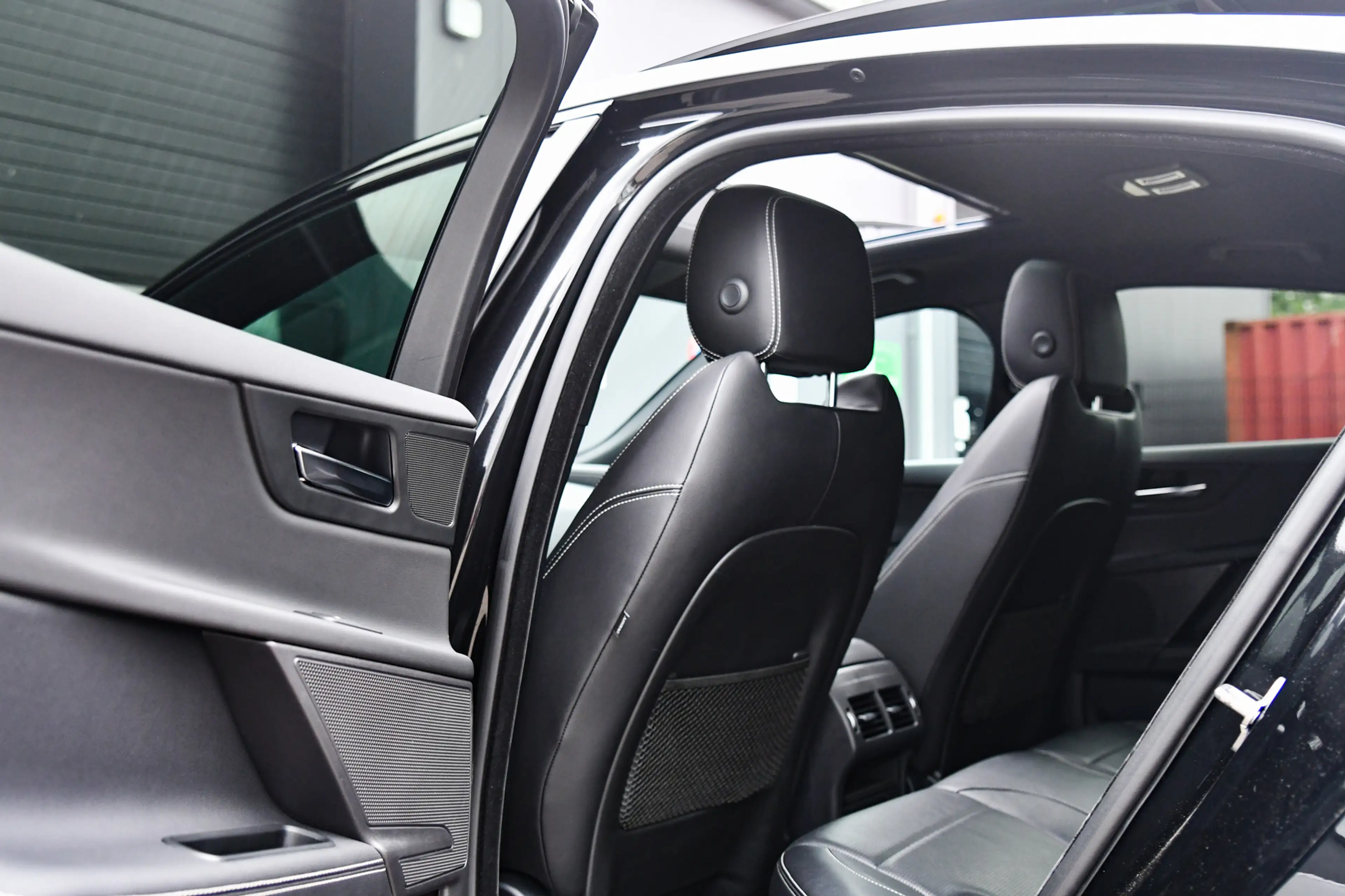 Jaguar XE 2.0 R-Sport, Panorama, Meridian, Leder, Memory, Ca — photo 17