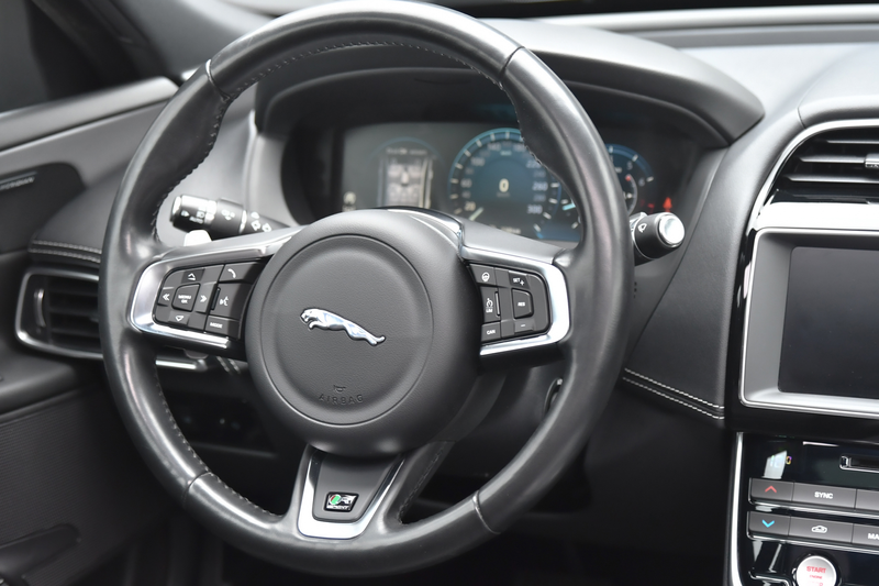 Jaguar XE 2.0 R-Sport, Panorama, Meridian, Leder, Memory, Ca — photo 23