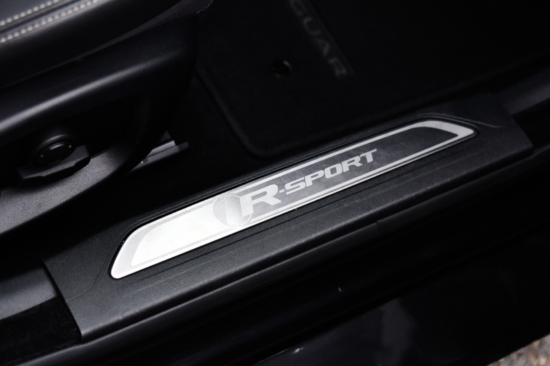 Jaguar XE 2.0 R-Sport, Panorama, Meridian, Leder, Memory, Ca — photo 30