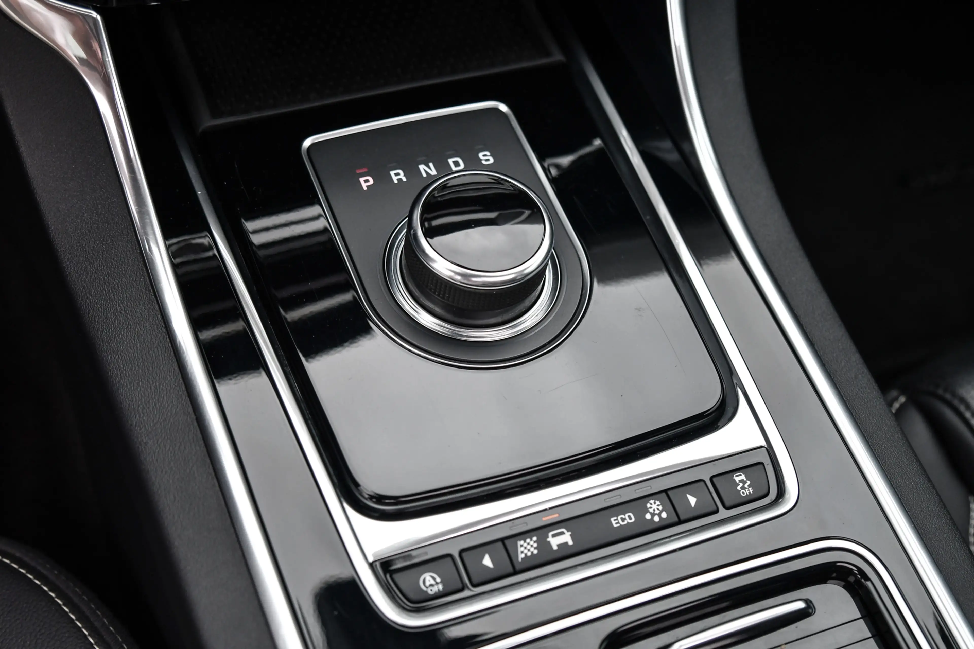Jaguar XE 2.0 R-Sport, Panorama, Meridian, Leder, Memory, Ca — photo 24