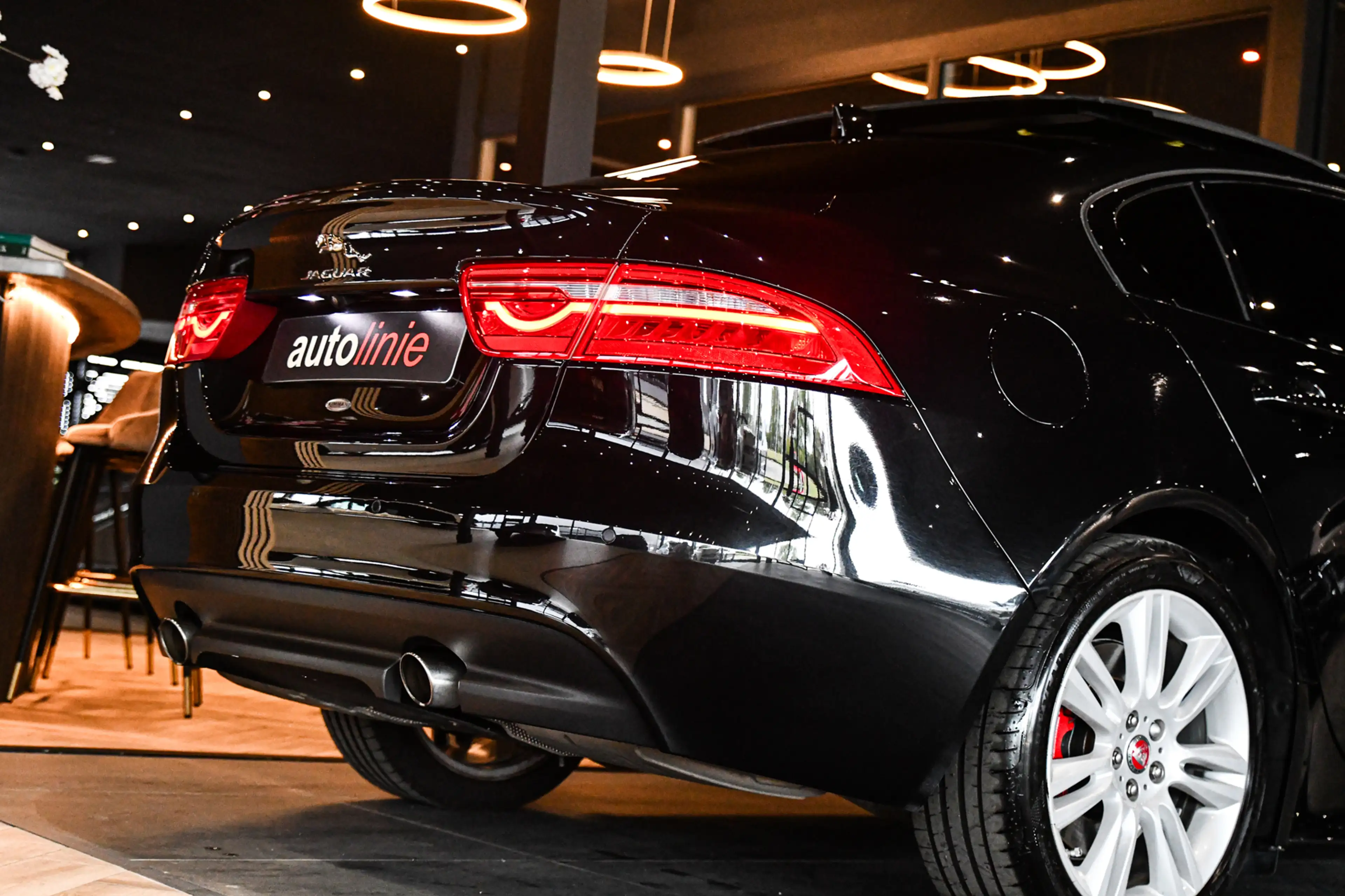 Jaguar XE 2.0 R-Sport, Panorama, Meridian, Leder, Memory, Ca — photo 10
