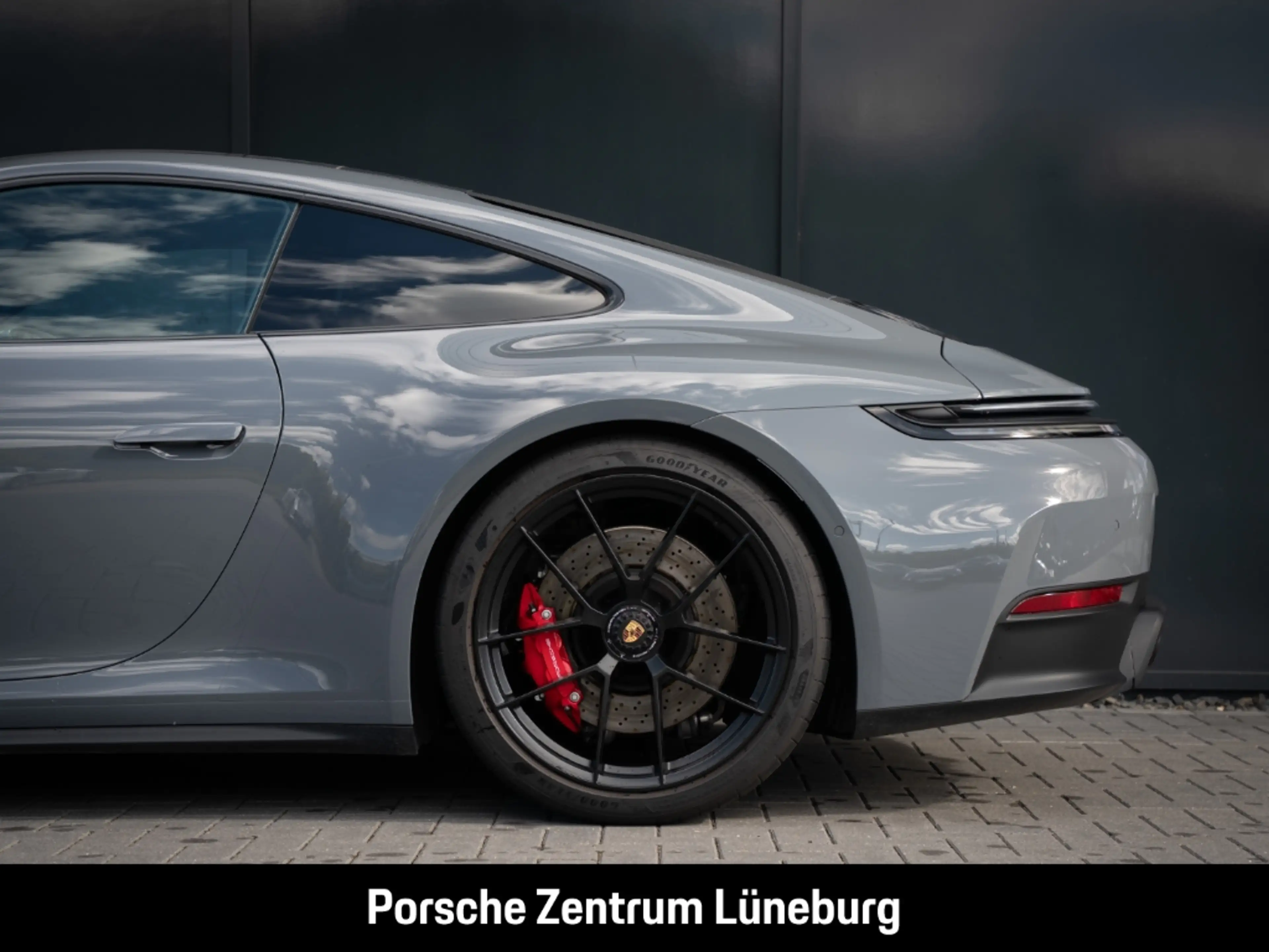Porsche 992 911 Carrera GTS Liftsystem-VA Surround-View — photo 11