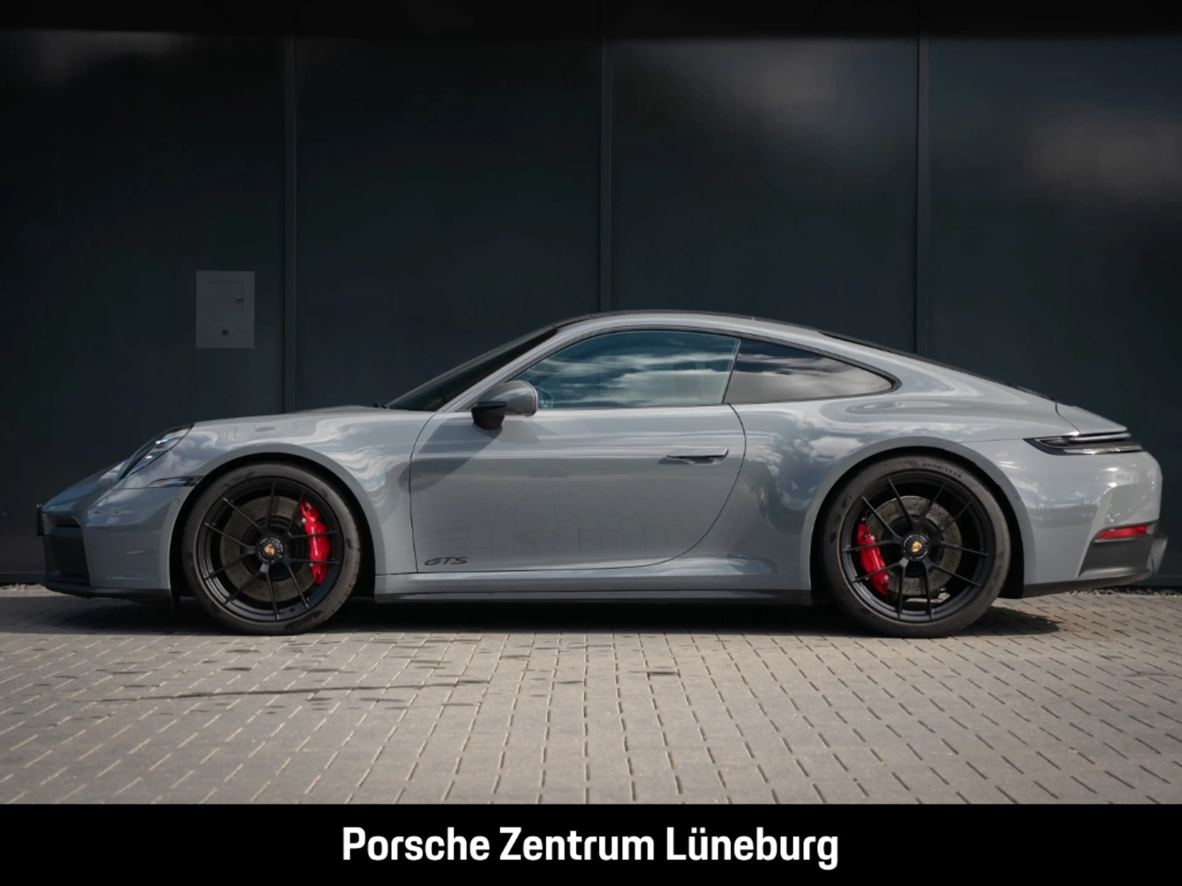 Porsche 992 911 Carrera GTS Liftsystem-VA Surround-View — photo 2