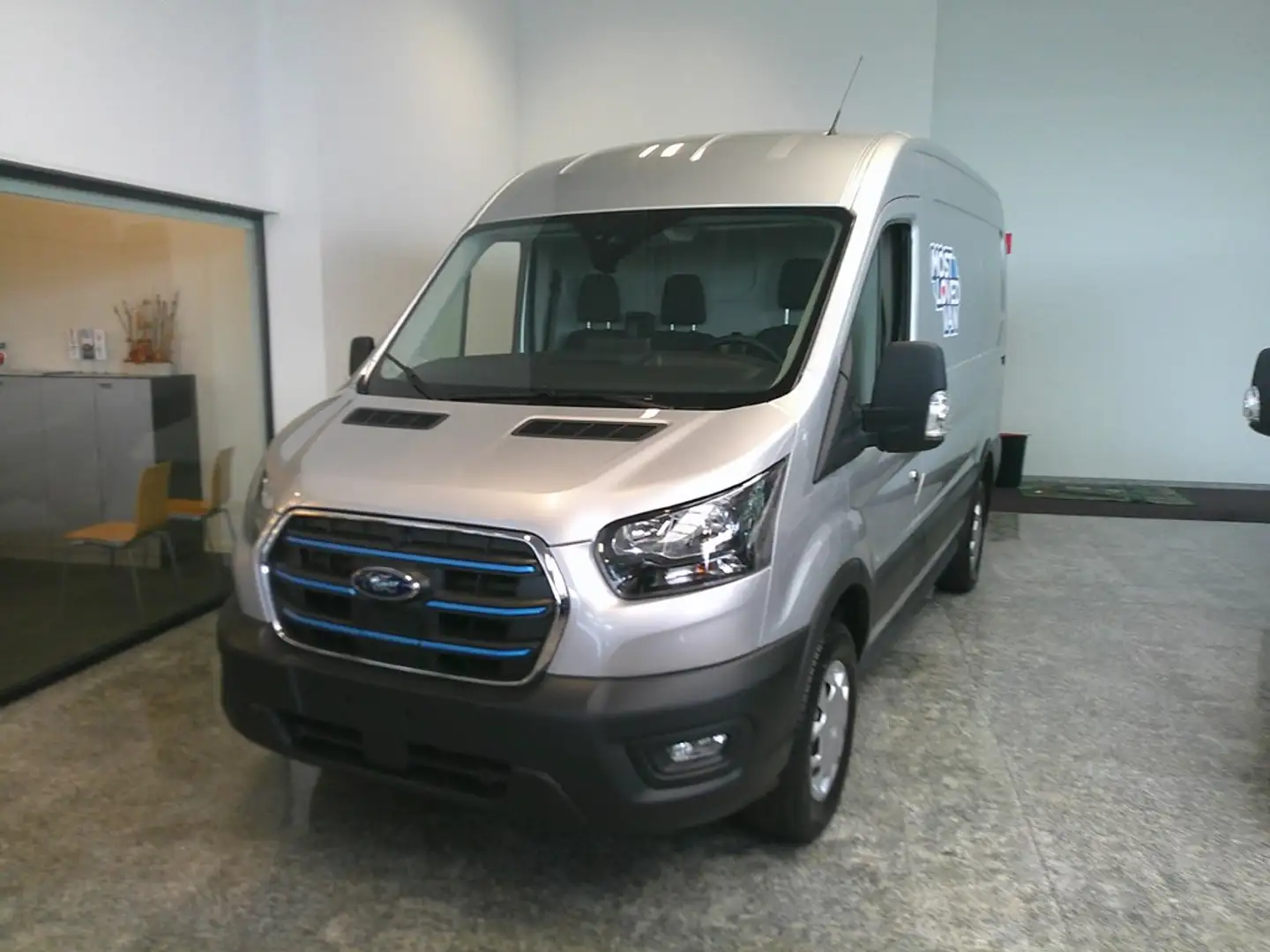 Ford E-Transit Trend Argintiu - 1