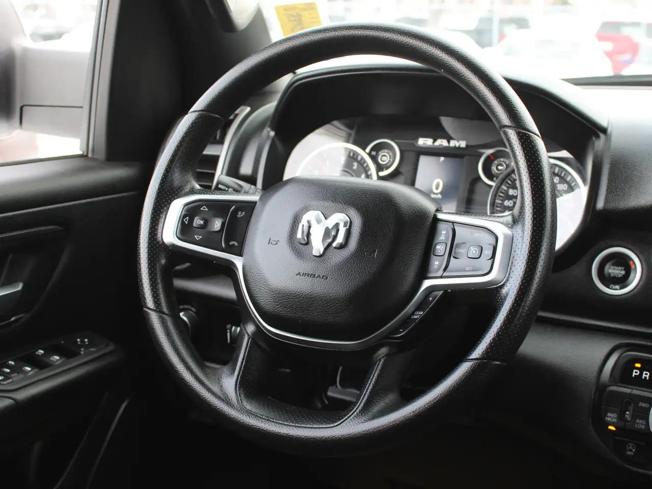 RAM 1500 снимка RAM 1500