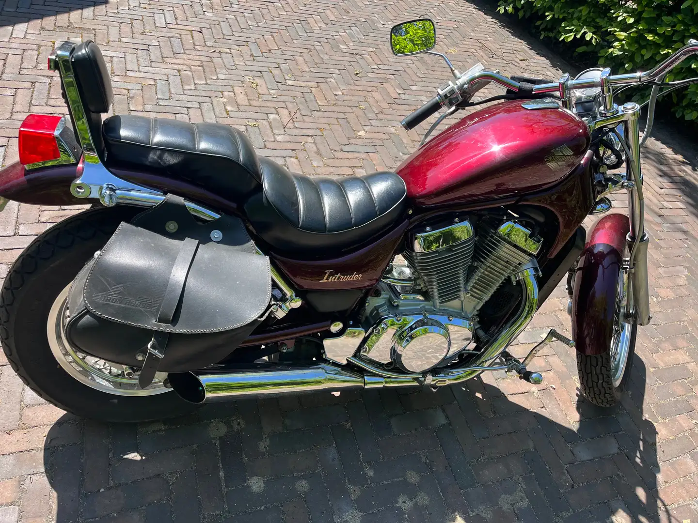 Suzuki VS 700 Intruder chopper Paars - 2