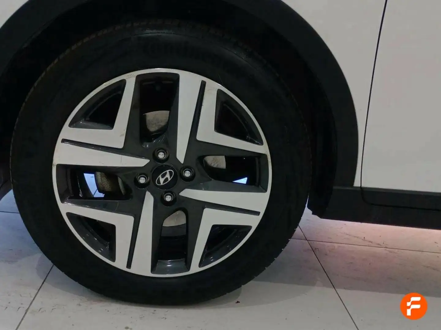 Hyundai BAYON 1.0 TGDI 74kW (100CV) 48V Maxx DCT Blanc - 1