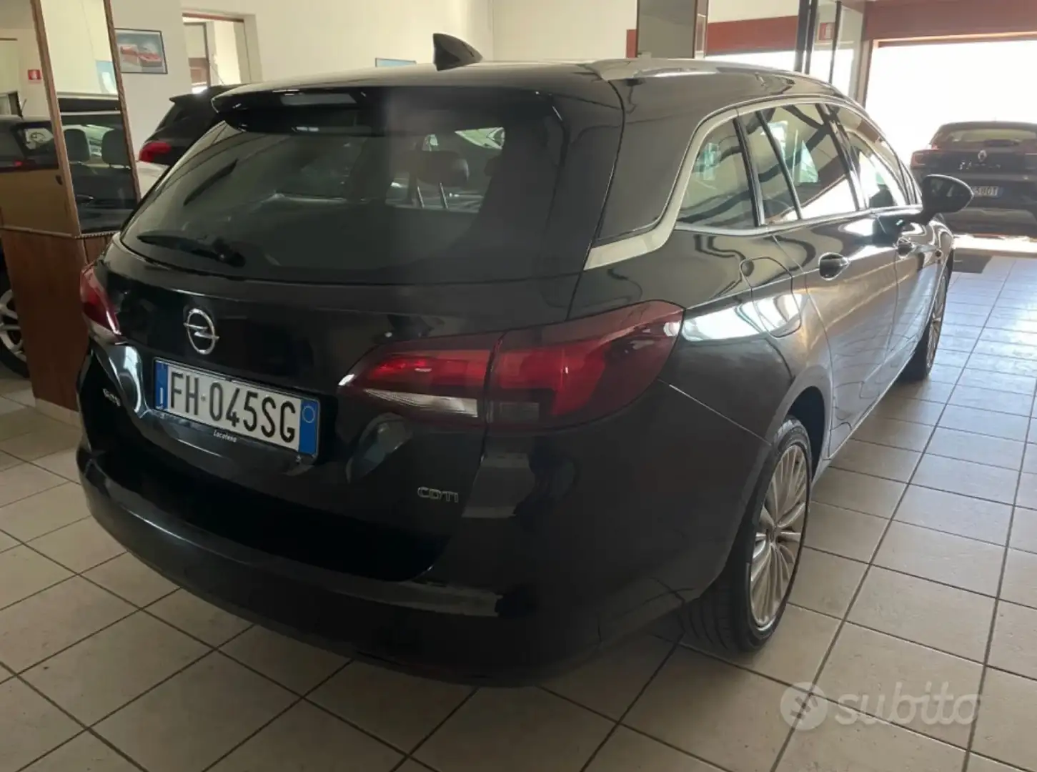 Opel Astra Opel Astra 1.6 CDTi 136CV aut. 5 porte OPC Line Nero - 2
