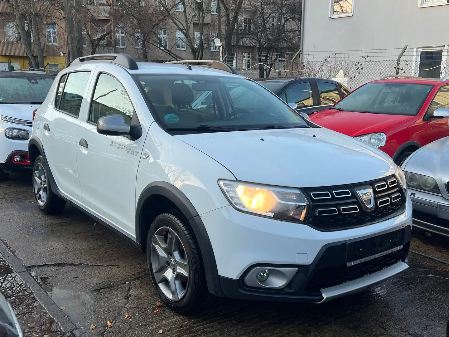 Dacia Sandero II Stepway Essential *KLIMA+1.HAND+EURO6* 2019 Weiß - 1
