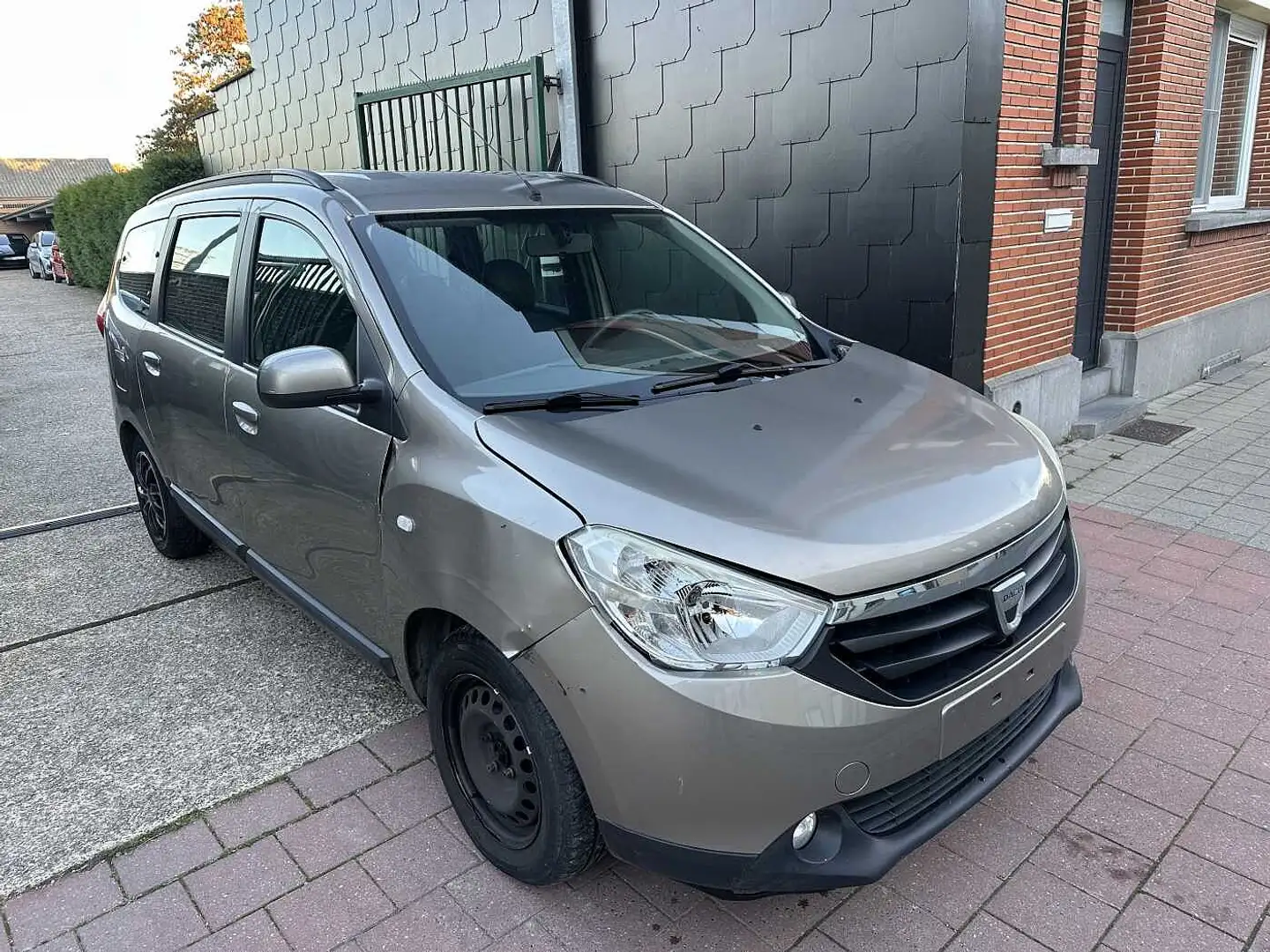 Dacia Lodgy 1.5 dCI MET 135DKM 7 PLACES Gris - 2
