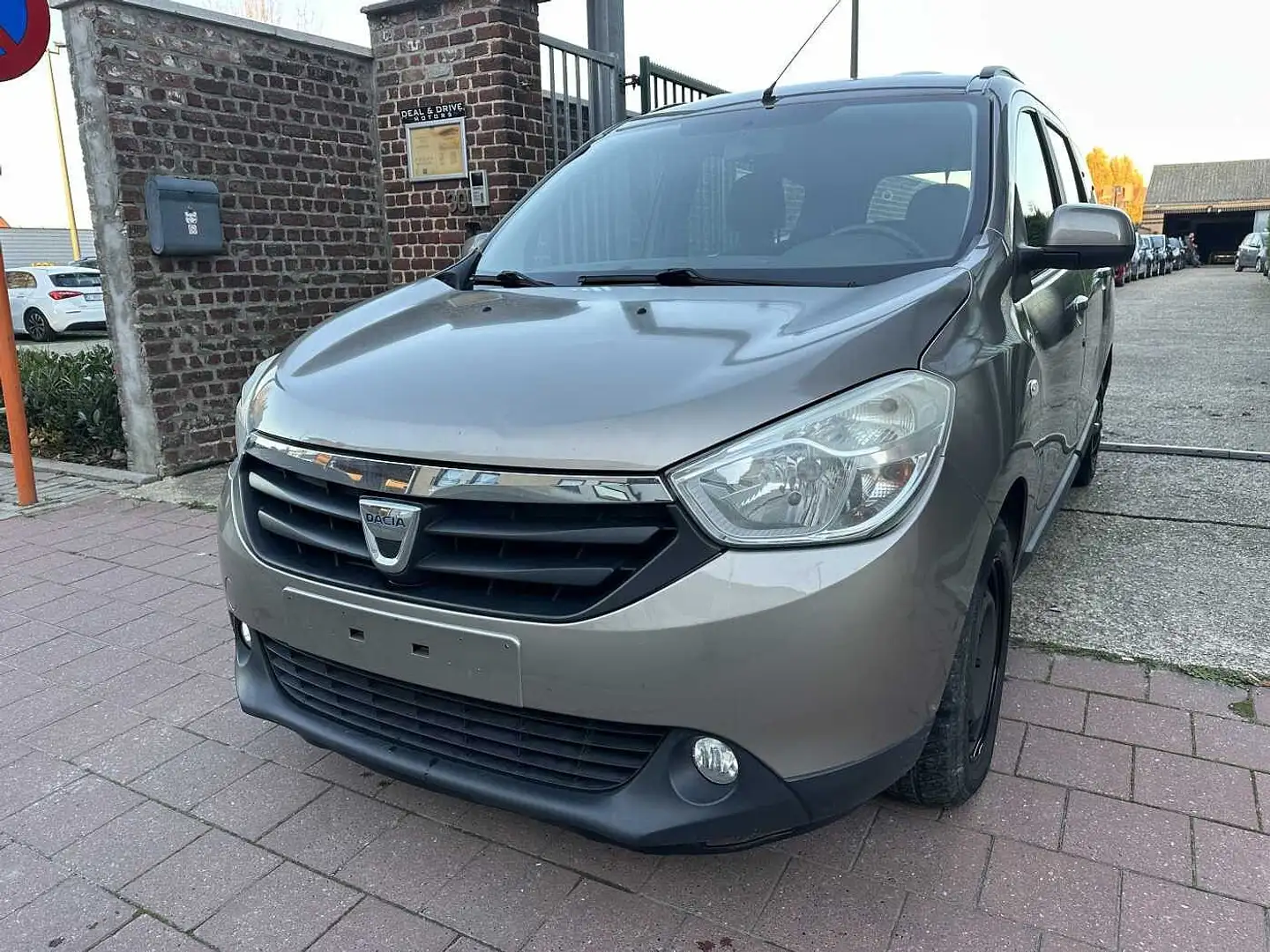 Dacia Lodgy 1.5 dCI MET 135DKM 7 PLACES Gris - 1