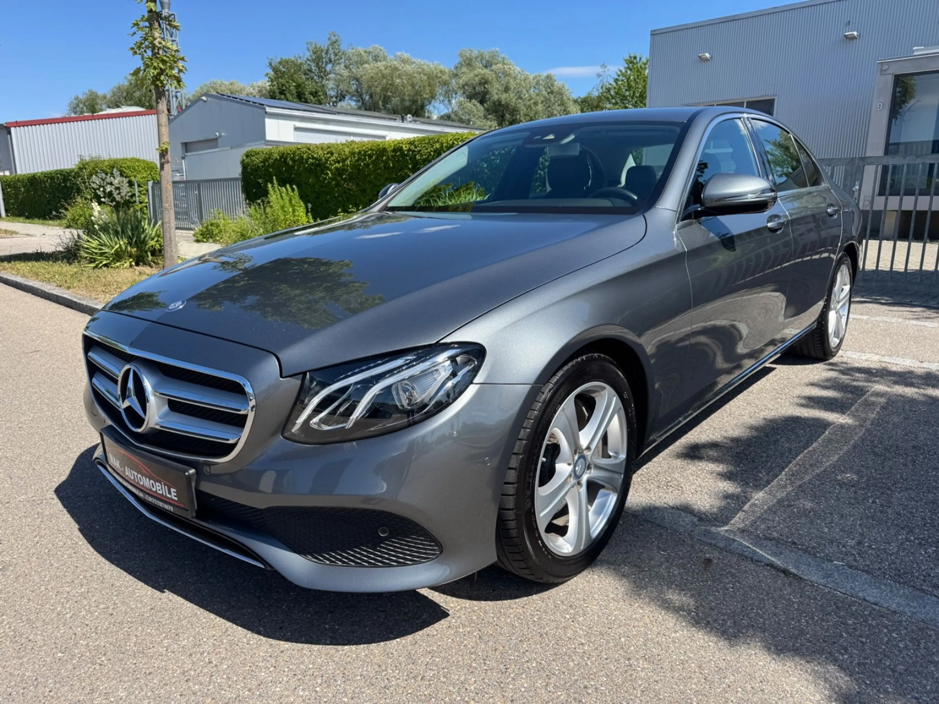 Mercedes-Benz E 200 9G-Aut Lim. 18"ALU Ambiente Comand RFK LED