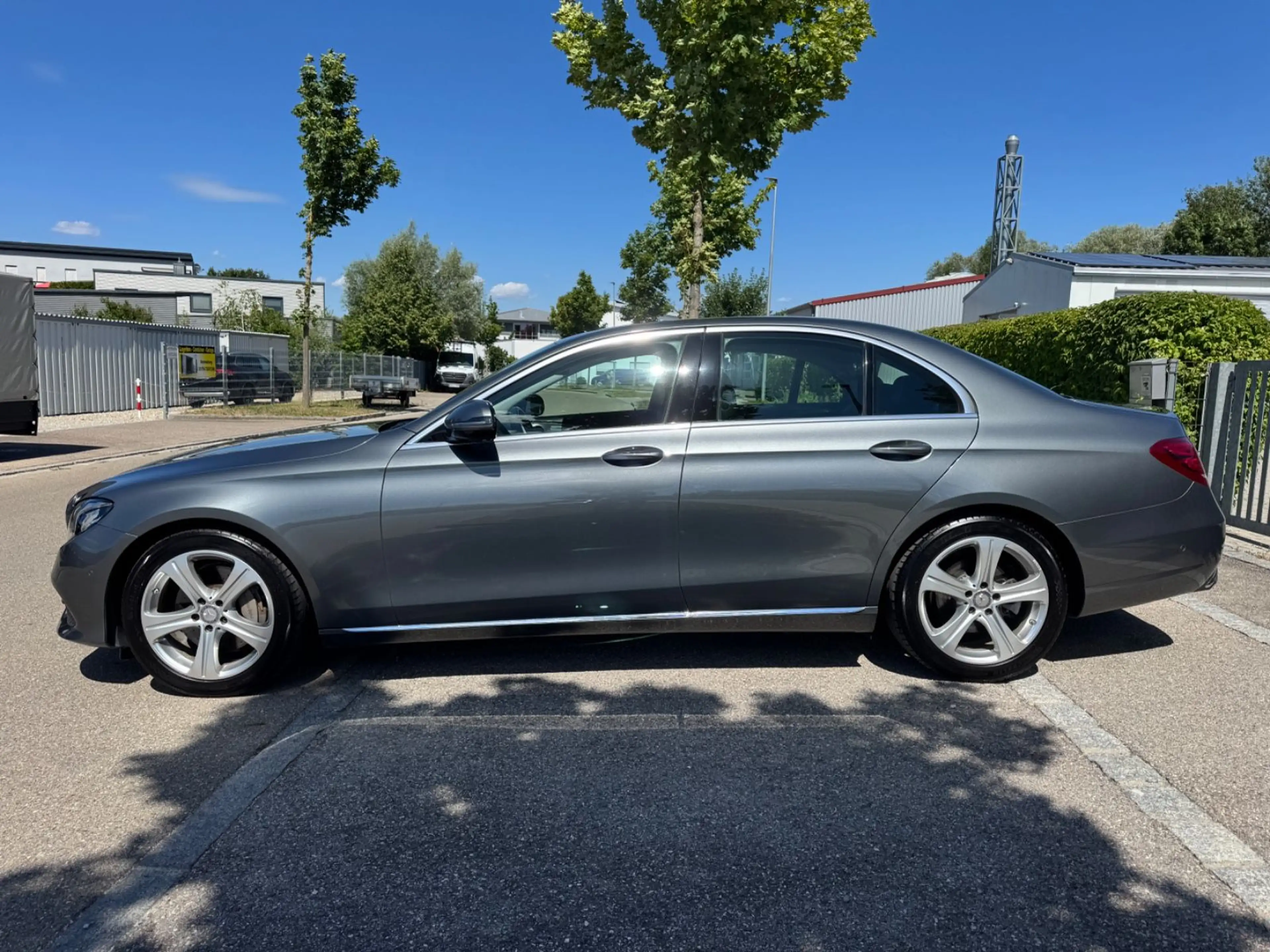 Mercedes-Benz E 200 9G-Aut Lim. 18"ALU Ambiente Comand RFK LED — photo 2