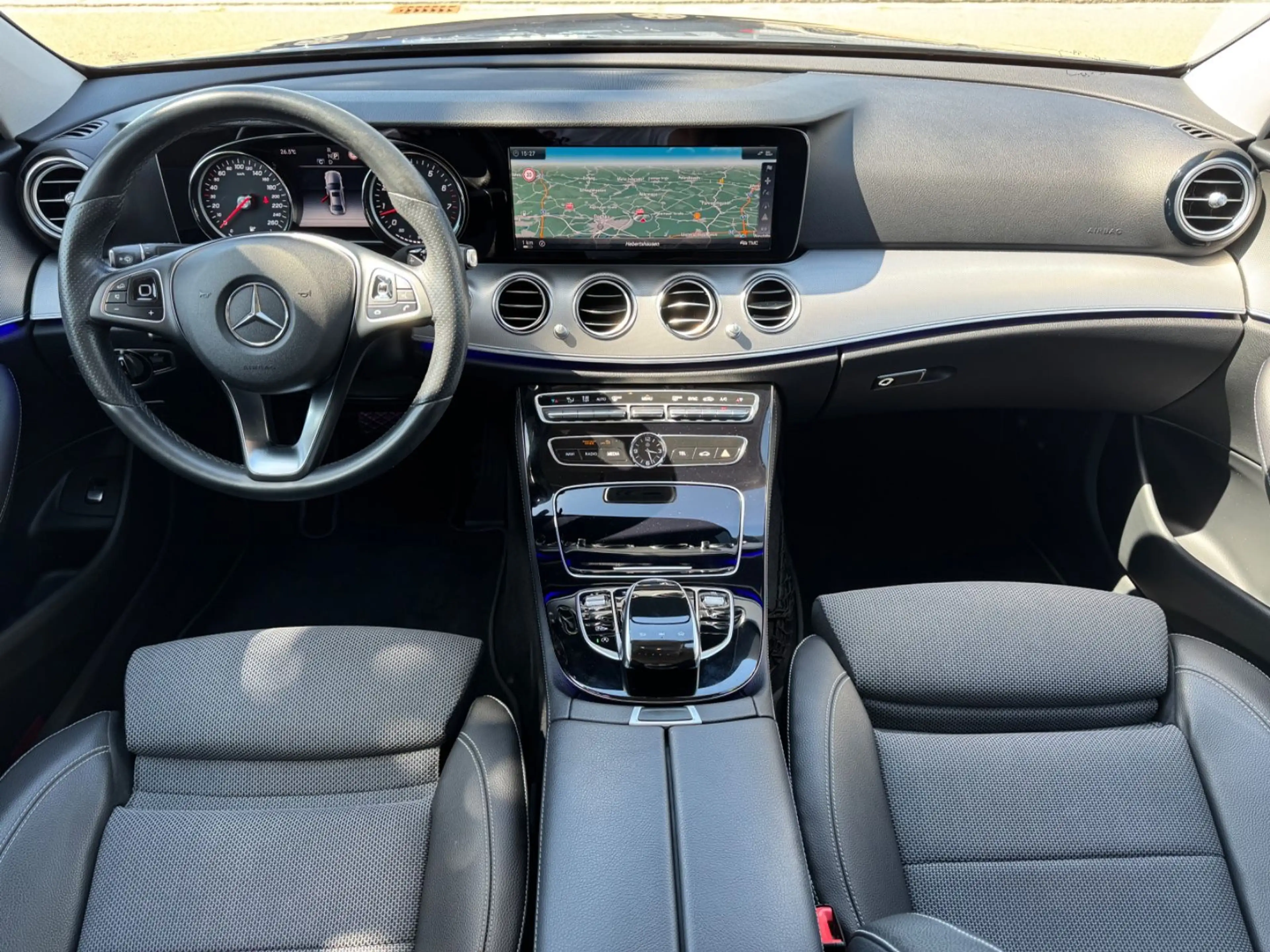 Mercedes-Benz E 200 9G-Aut Lim. 18"ALU Ambiente Comand RFK LED — photo 13
