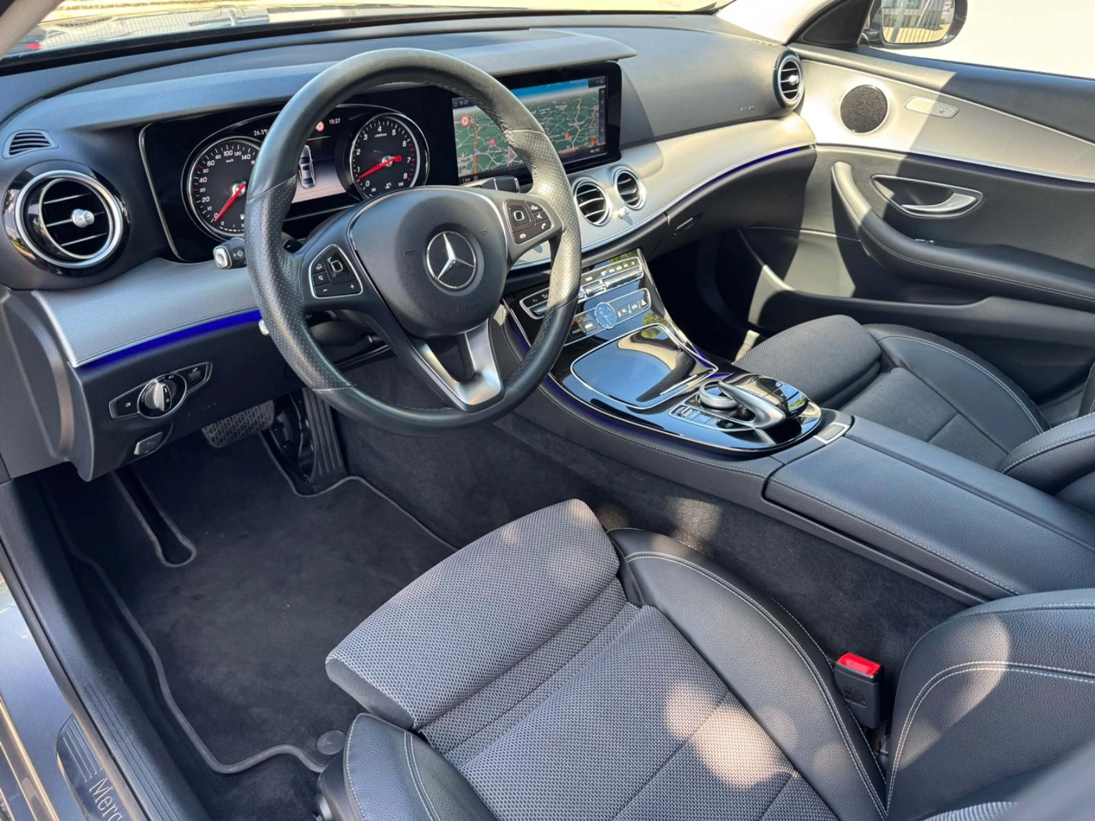Mercedes-Benz E 200 9G-Aut Lim. 18"ALU Ambiente Comand RFK LED — photo 12