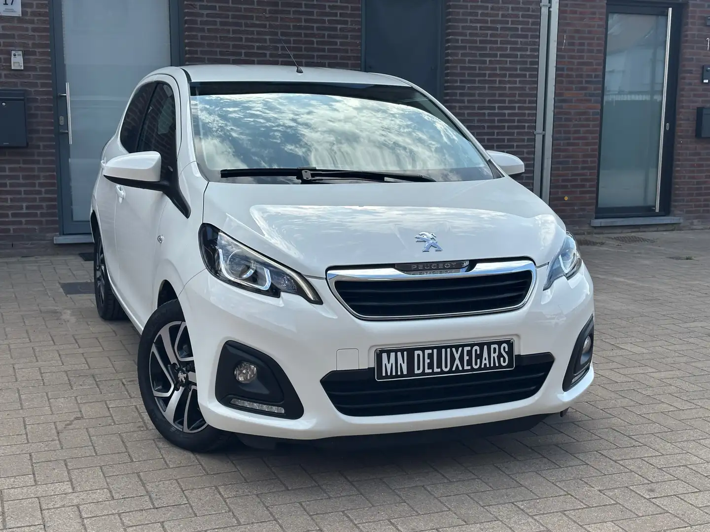 Peugeot 108 VTI 68 STOP&START Top! Allure Blanc - 1