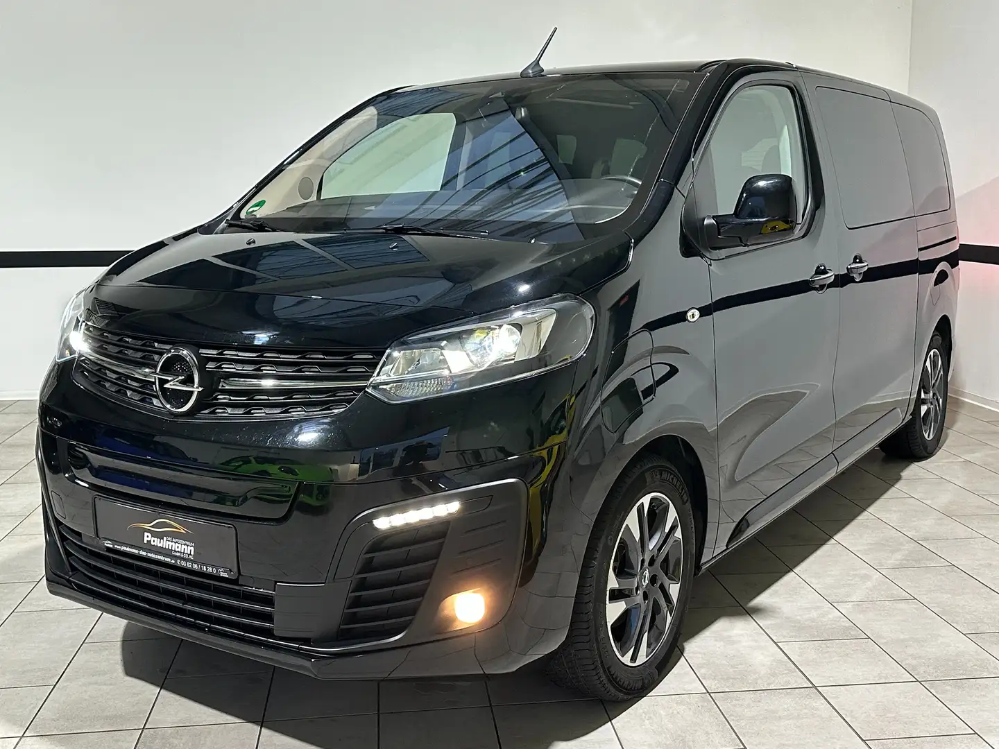 Opel Zafira Life E 50-kWh M Tourer Navi*Leder*Xenon*HUD*7-Sitzer Schwarz - 1