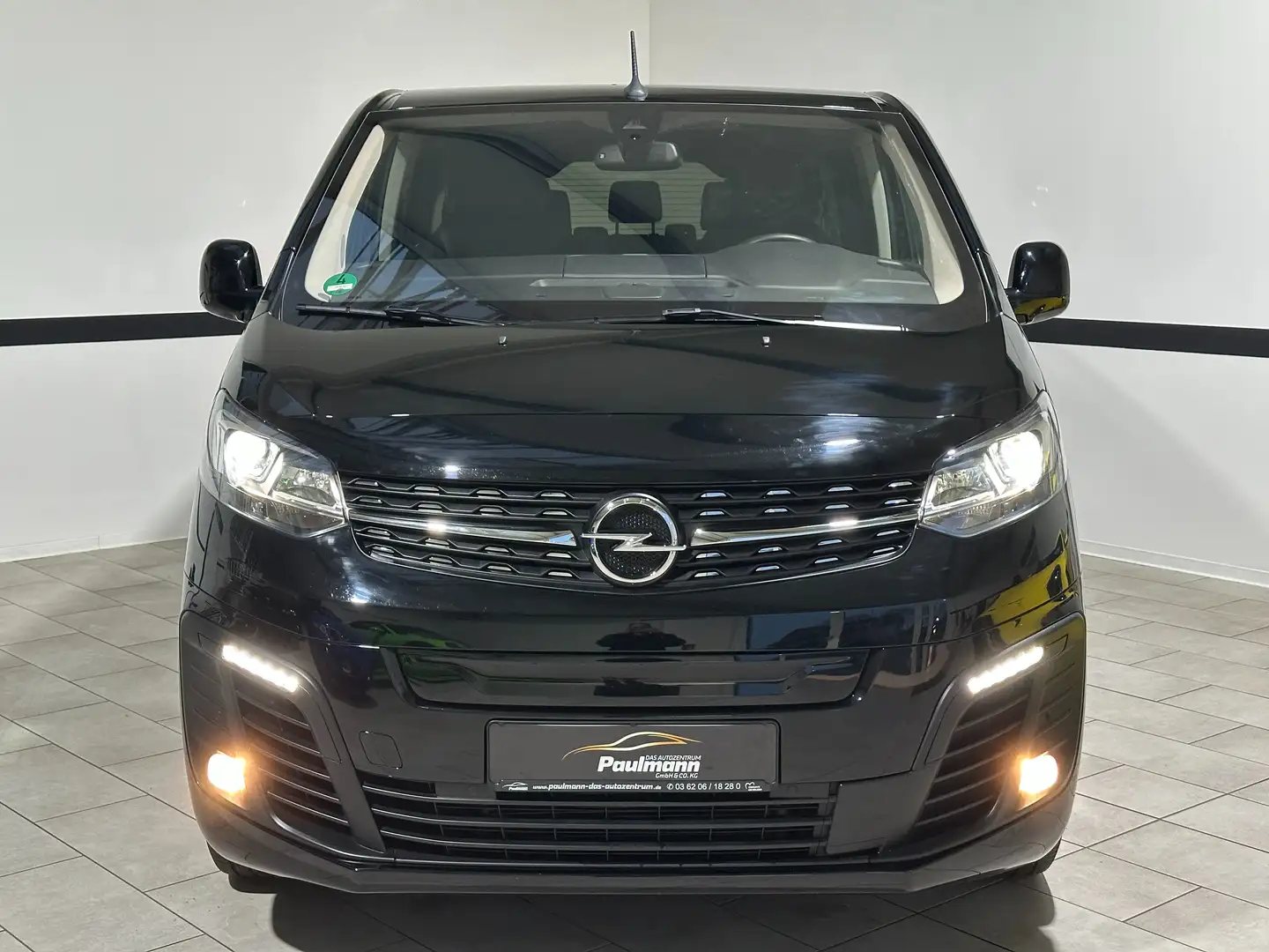 Opel Zafira Life E 50-kWh M Tourer Navi*Leder*Xenon*HUD*7-Sitzer Schwarz - 2