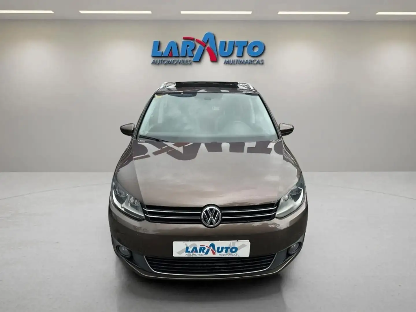 Volkswagen Touran 1.6TDI Advance BMT DSG 105 Marrón - 2