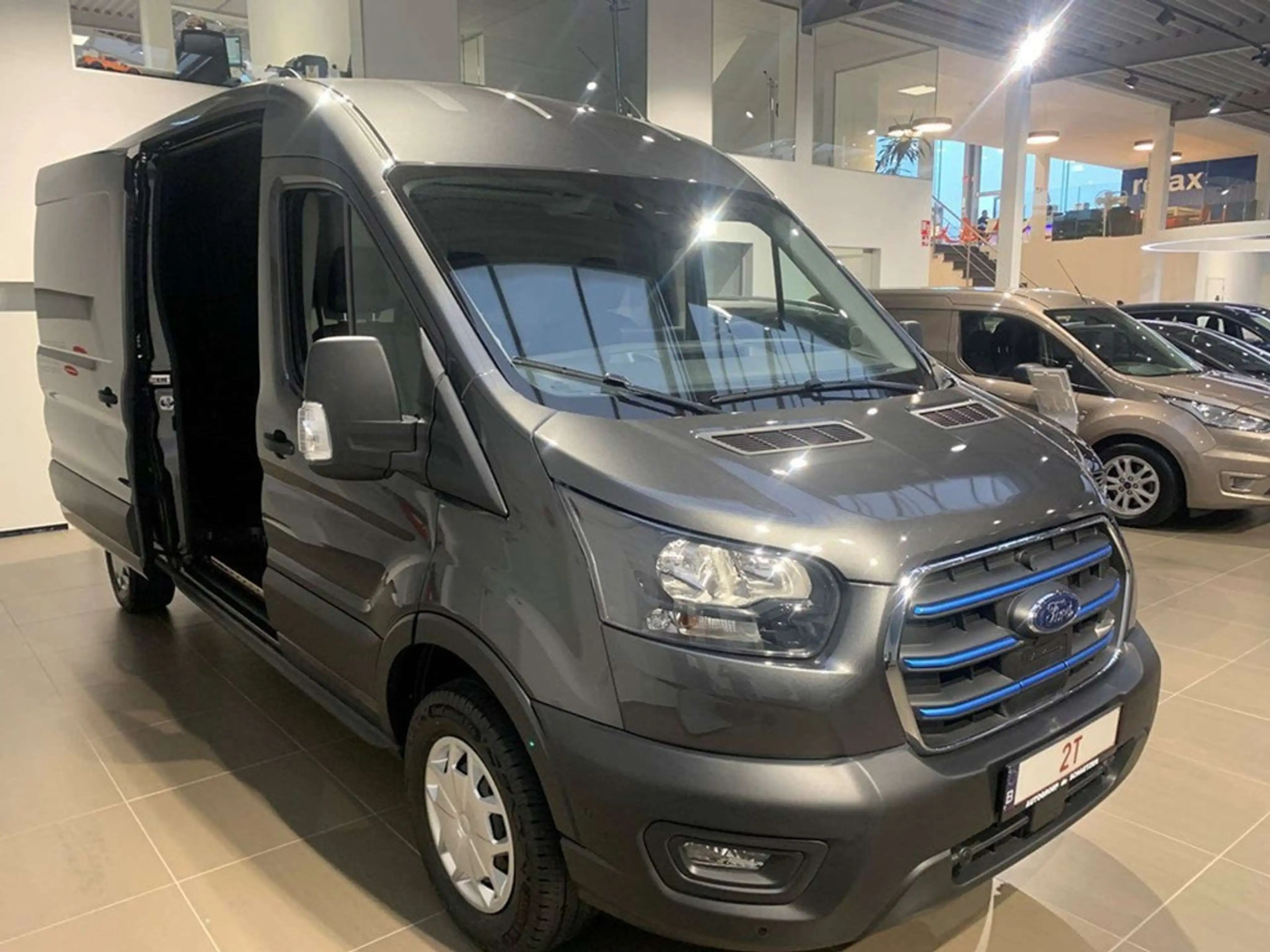 Ford E-Transit 183 PK L3 Full electric: Camera, cruise control, — photo 6