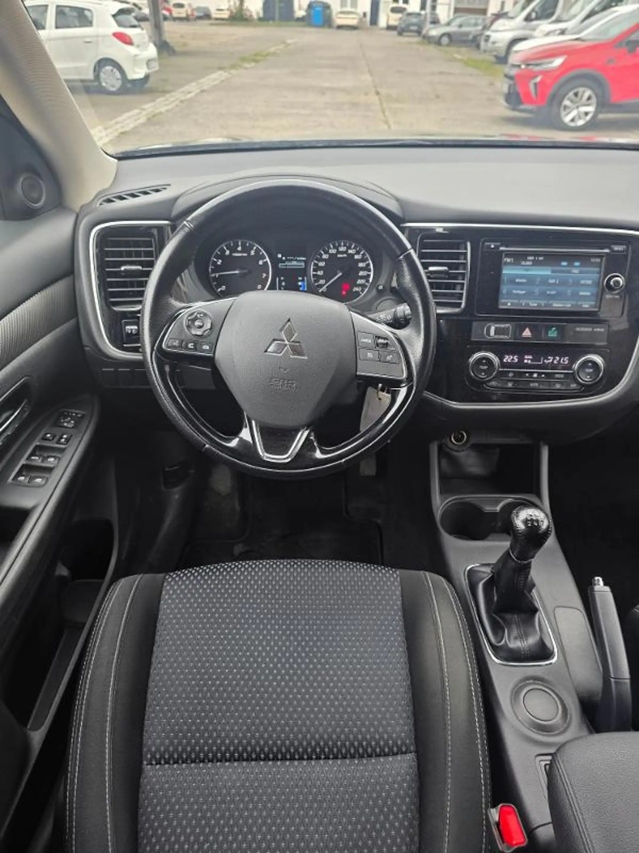 Mitsubishi Outlander SUV-Star 2.0 2WD — photo 8
