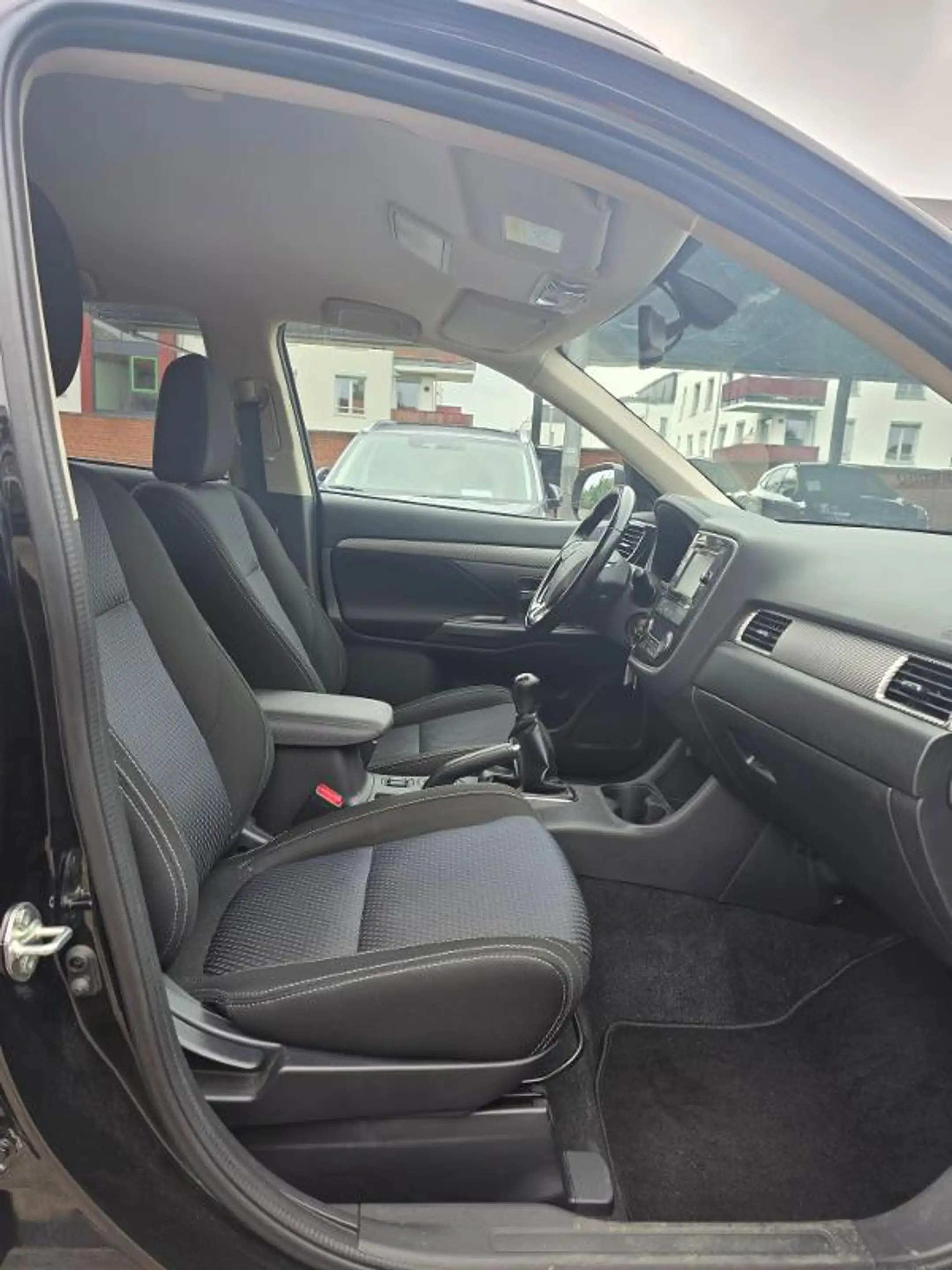 Mitsubishi Outlander SUV-Star 2.0 2WD — photo 7