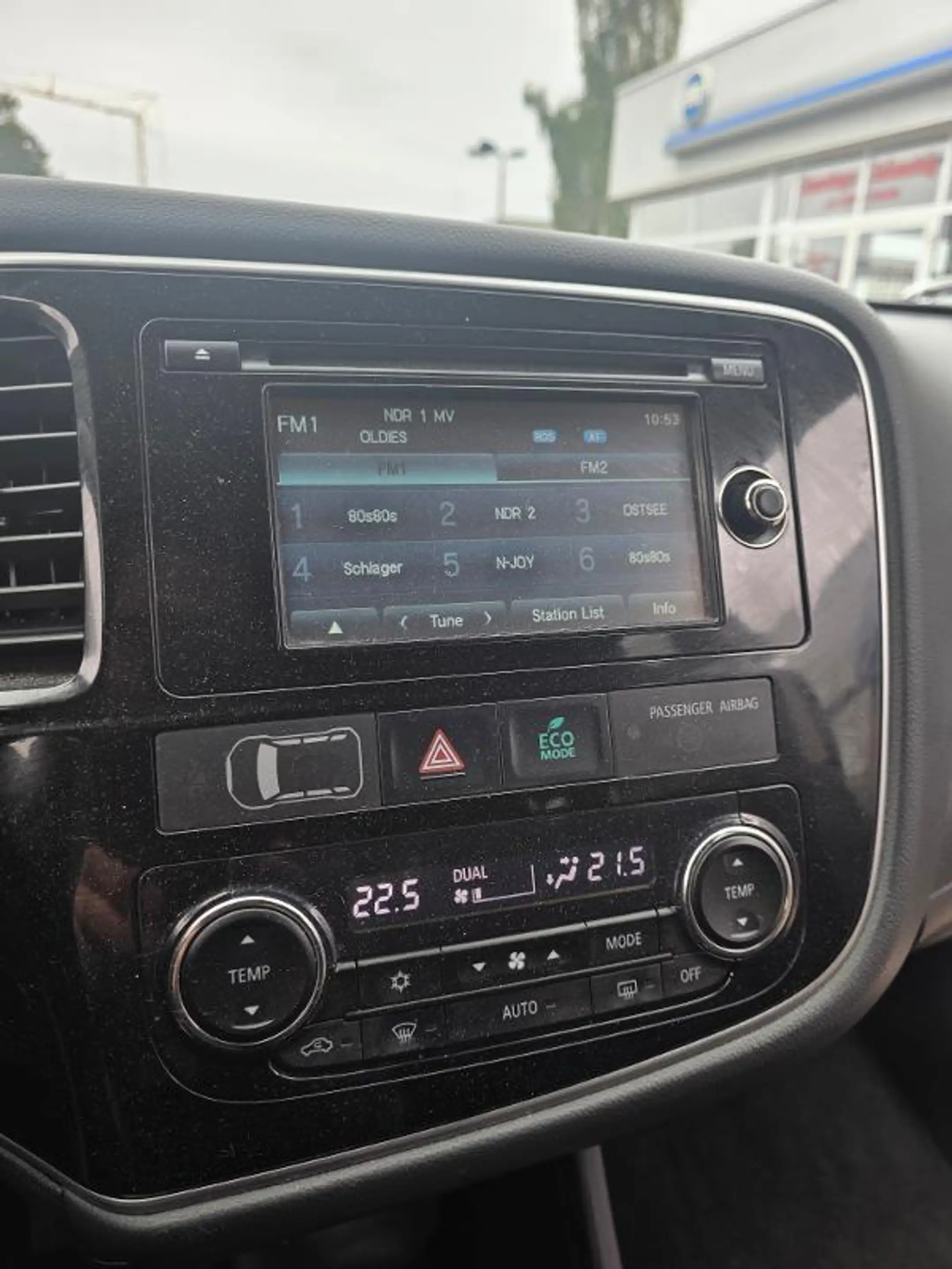 Mitsubishi Outlander SUV-Star 2.0 2WD — photo 11