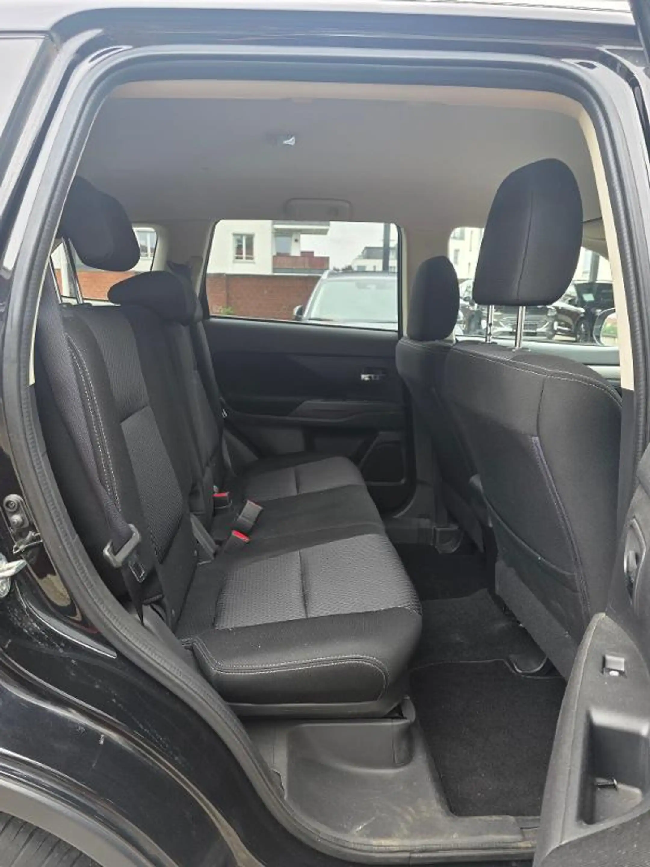 Mitsubishi Outlander SUV-Star 2.0 2WD — photo 6