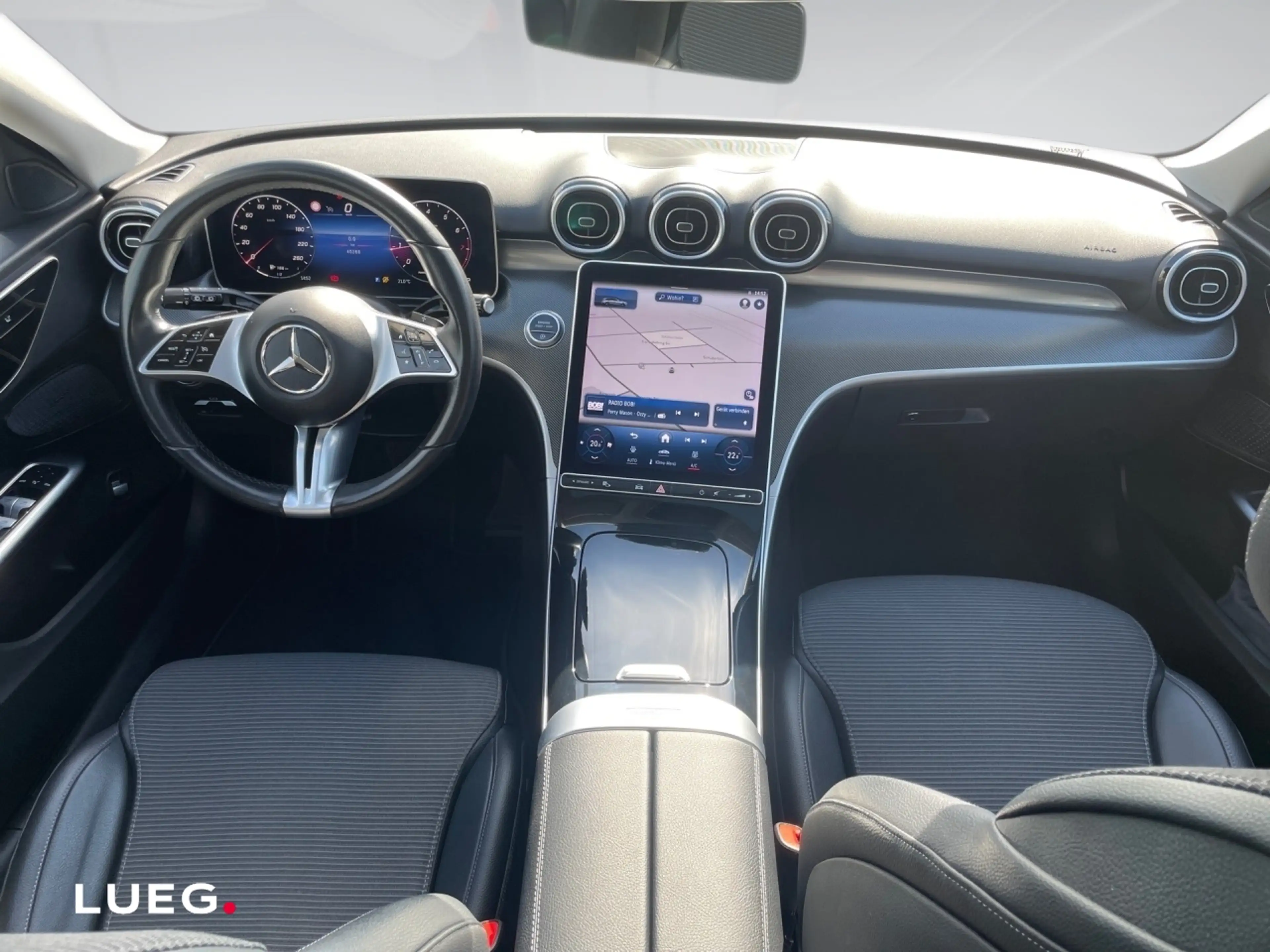 Mercedes-Benz C 180 T Perf SpurW AUT Kam. KeyLess KlimaA LED — photo 12