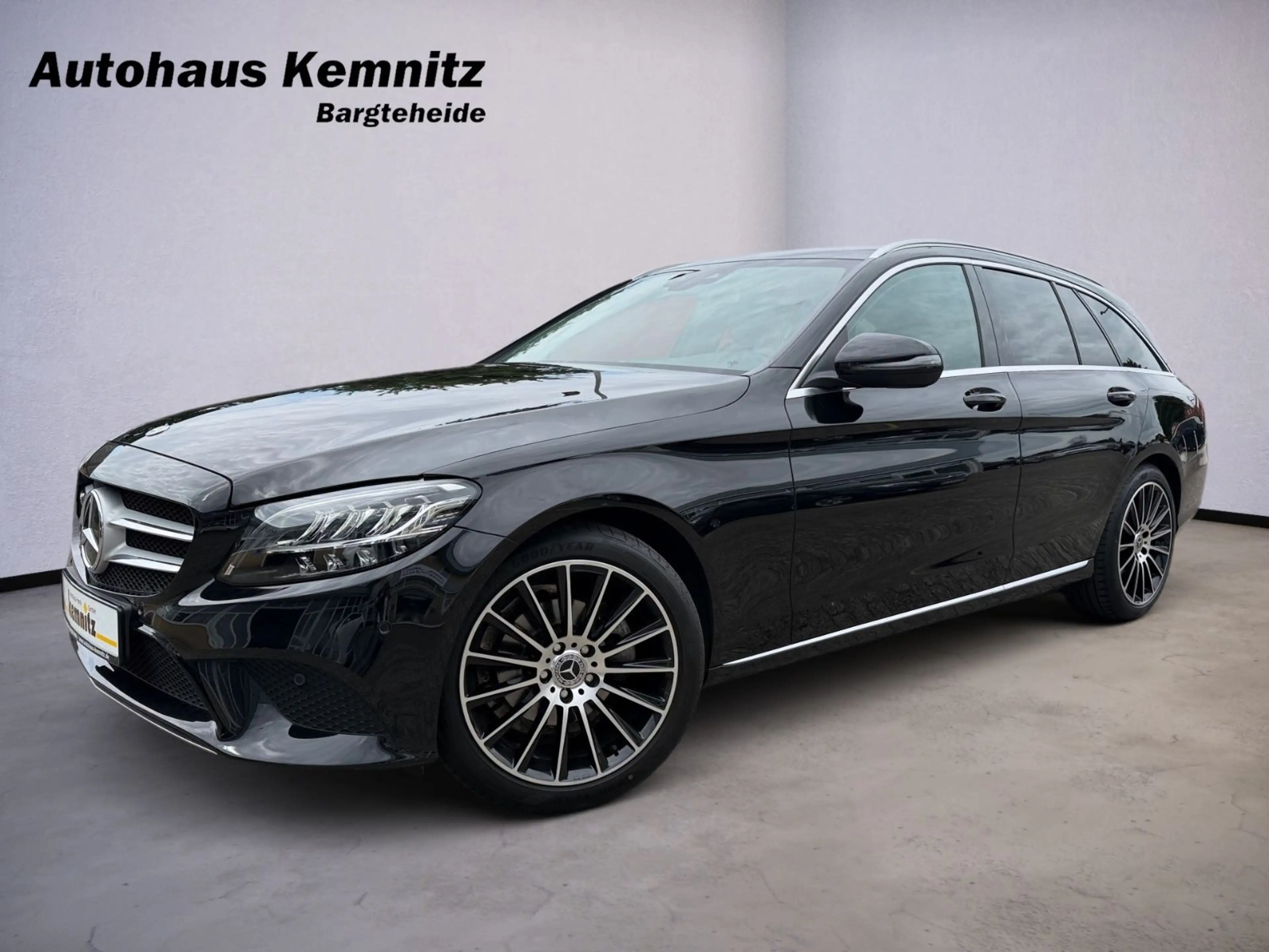 Mercedes-Benz C 180 Navi LED Teilleder