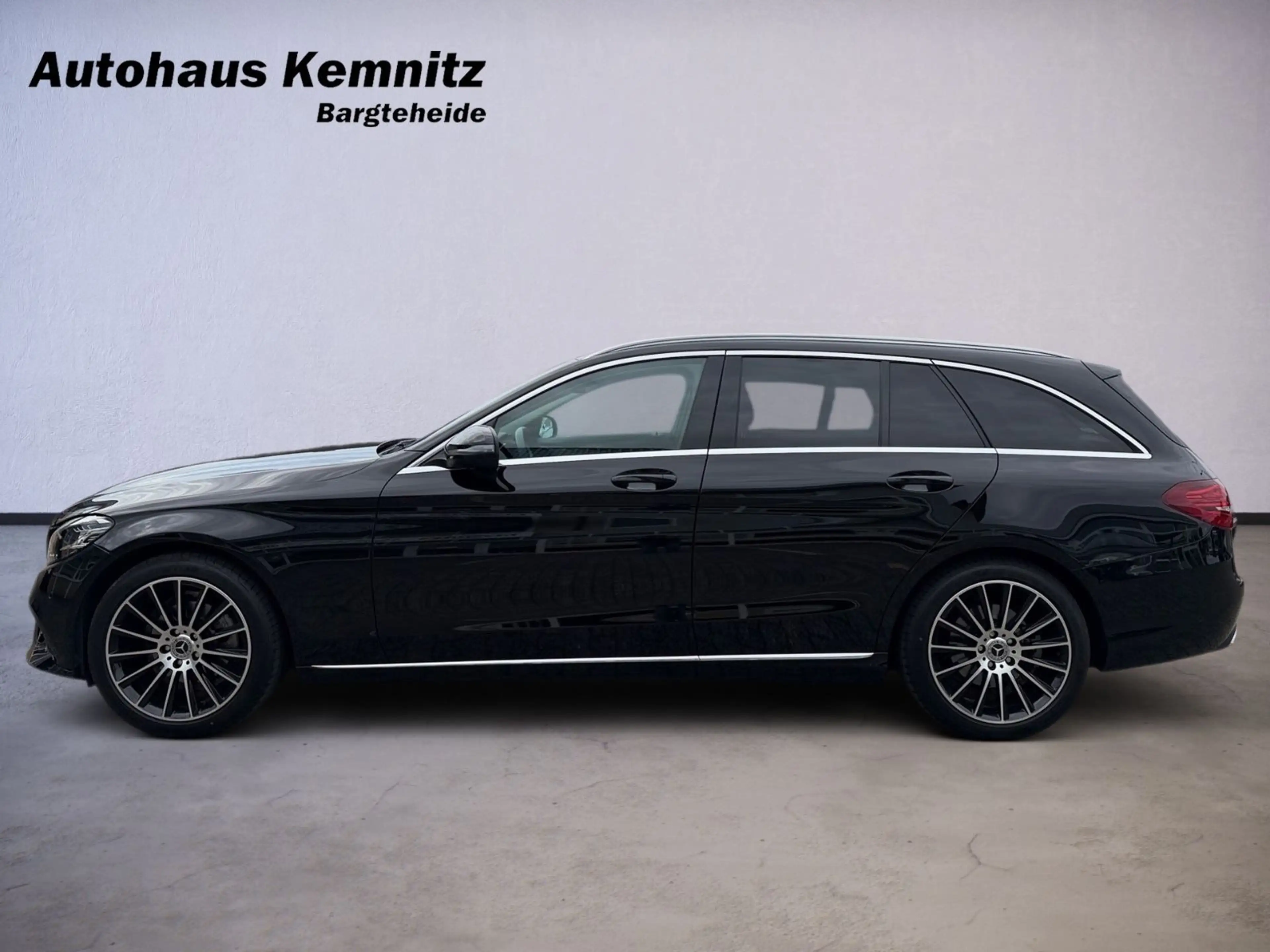 Mercedes-Benz C 180 Navi LED Teilleder — photo 8